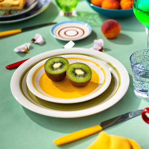 Come apparecchiare una tavola per cena  tra amici 7