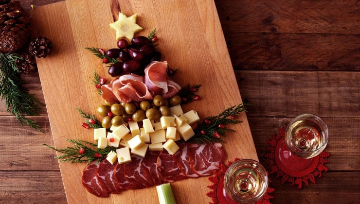 Porta in tavola formaggi e salumi d’eccellenza