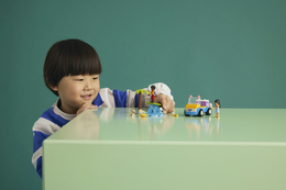 LEGO Friends 41725 Divertimento sul Beach Buggy con Macchina Giocattolo, Surf, Mini Bamboline, Delfino e Cane, Giochi Estivi