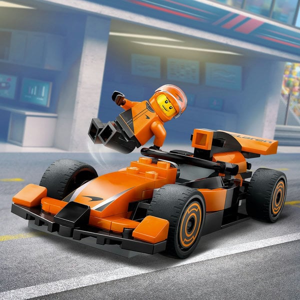 LEGO City Pilota e monoposto McLaren F1®