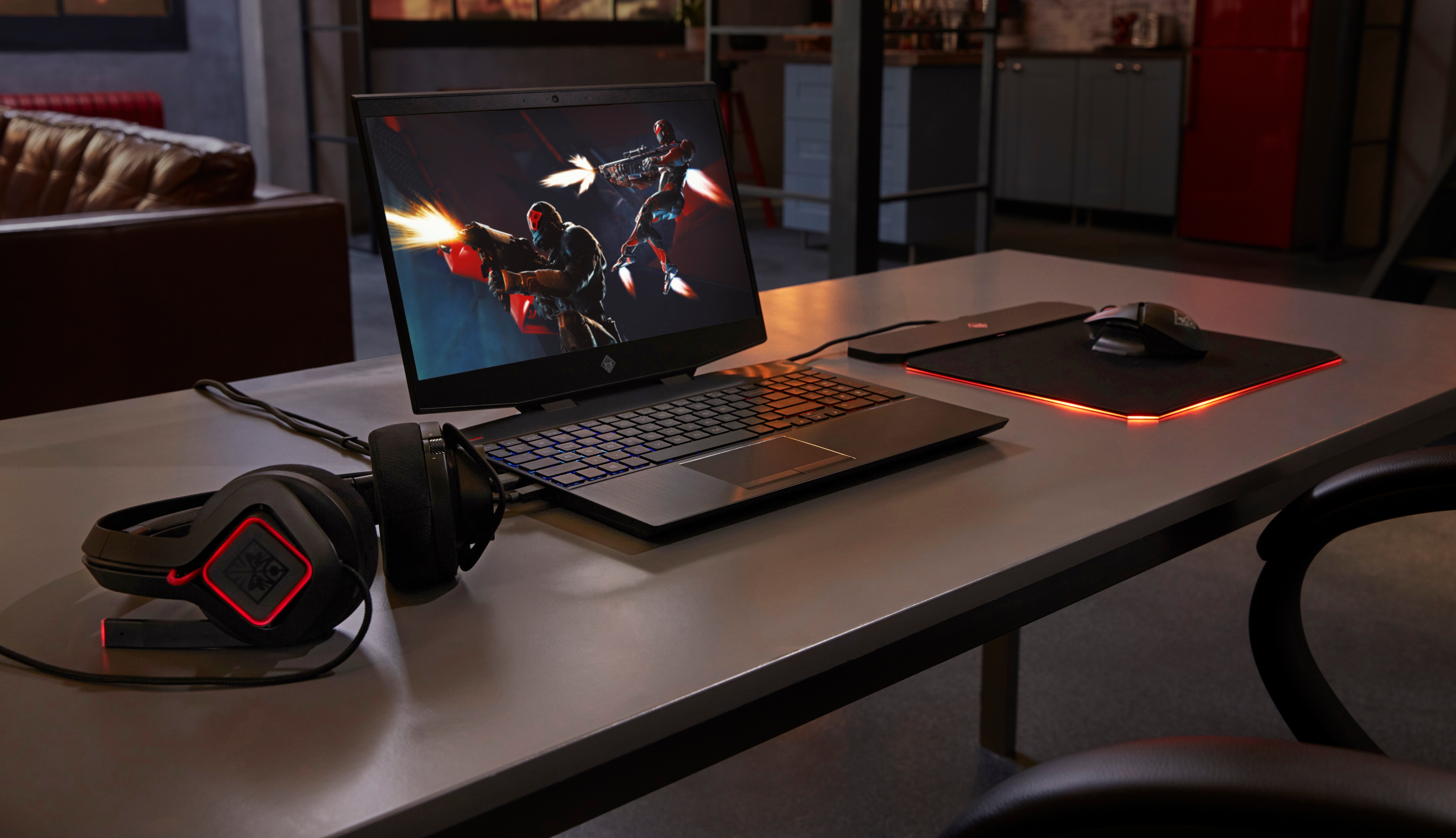 HP OMEN 15-ce022nl Intel® Core™ i7 i7-7700HQ Computer portatile 39,6 cm (15.6") Full HD 8 GB DDR4-SDRAM 1,13 TB HDD+SSD NVIDIA® GeForce® GTX 1050 Windows 10 Home Nero