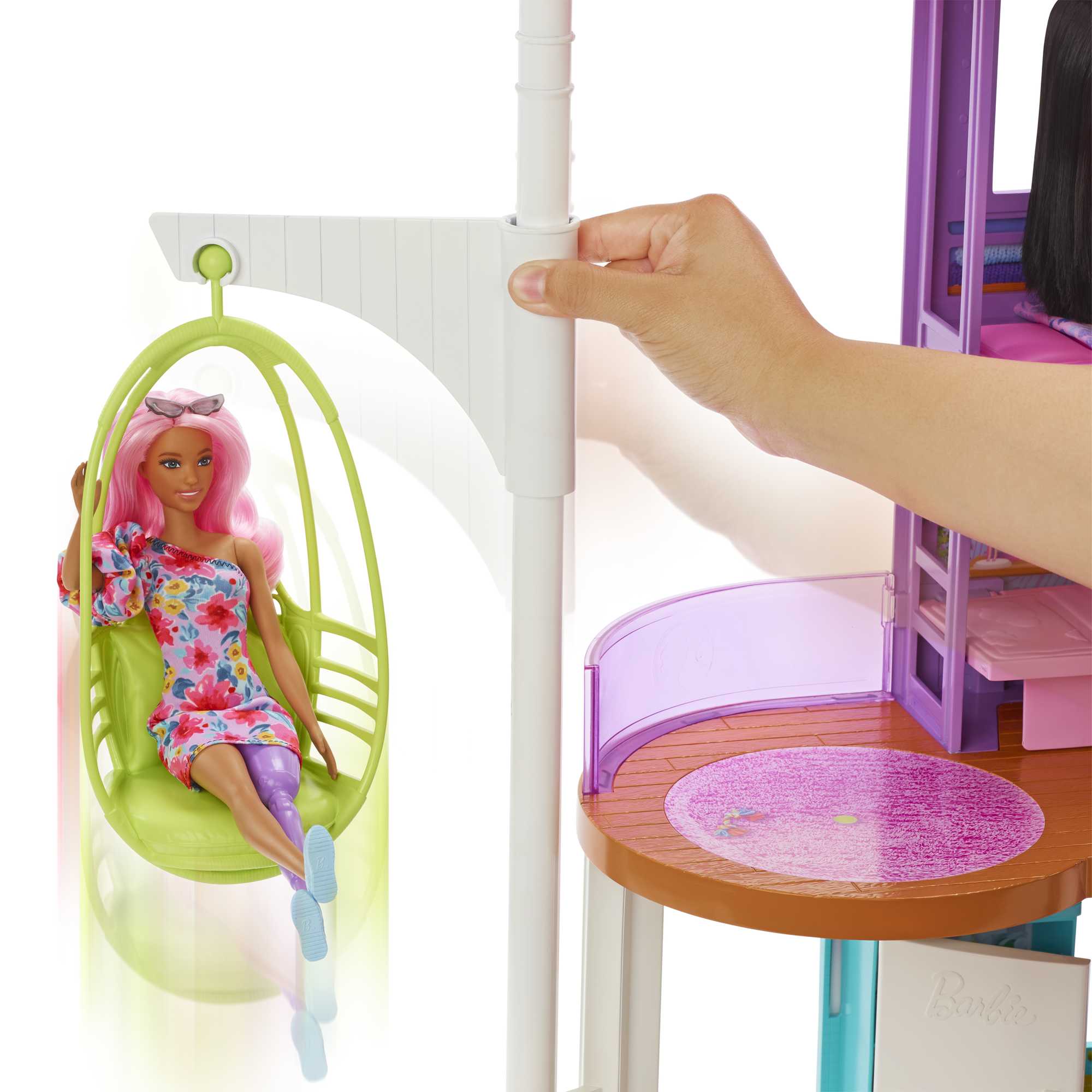 Barbie Casa di Malibu (106 cm) playset casa delle bambole con 2 piani, 6 stanze, ascensore altalena e più di 30 pezzi, Giocattolo per Bambini 3+ Anni