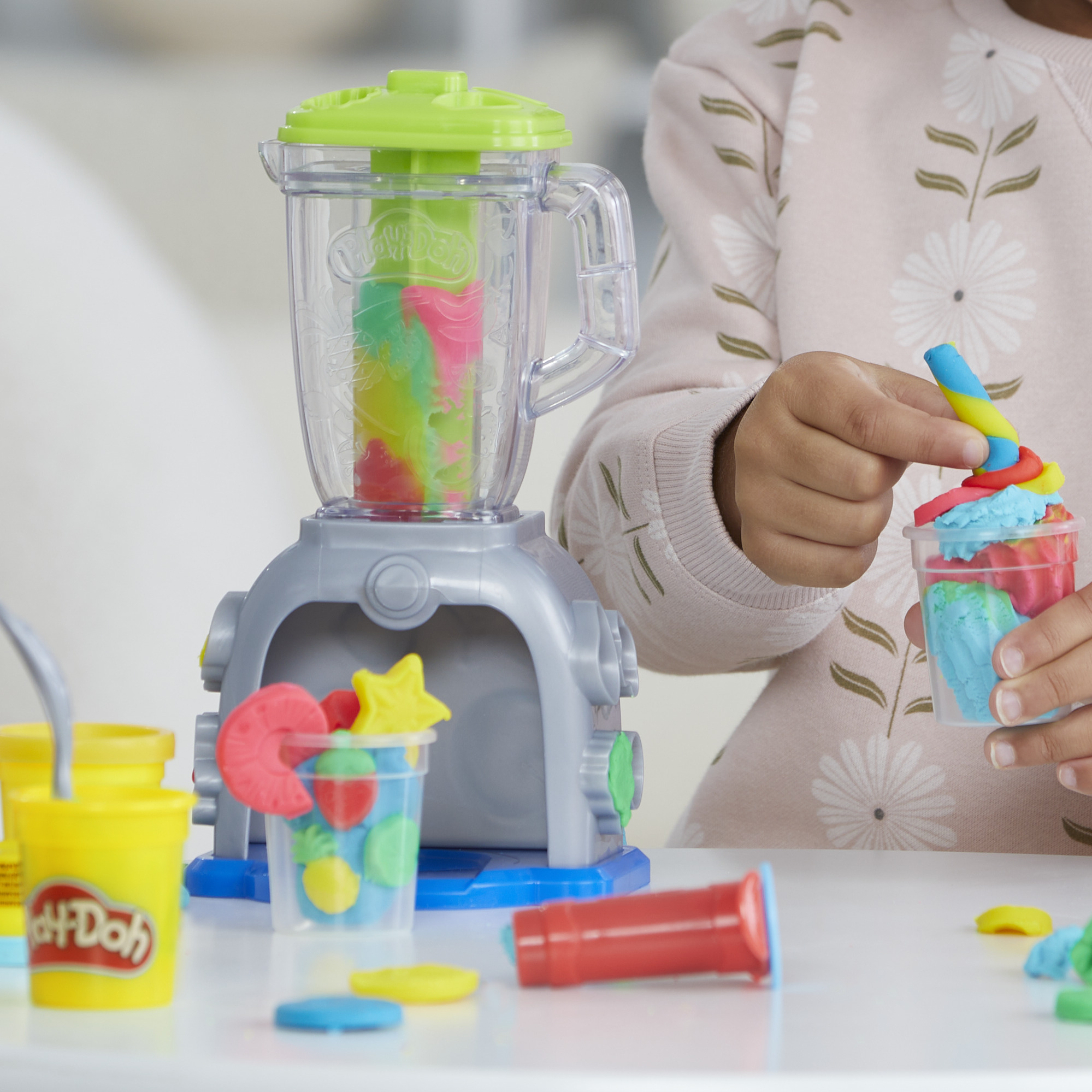 Play-Doh Kitchen Creations Magici Frullati, playset con frullatore giocattolo