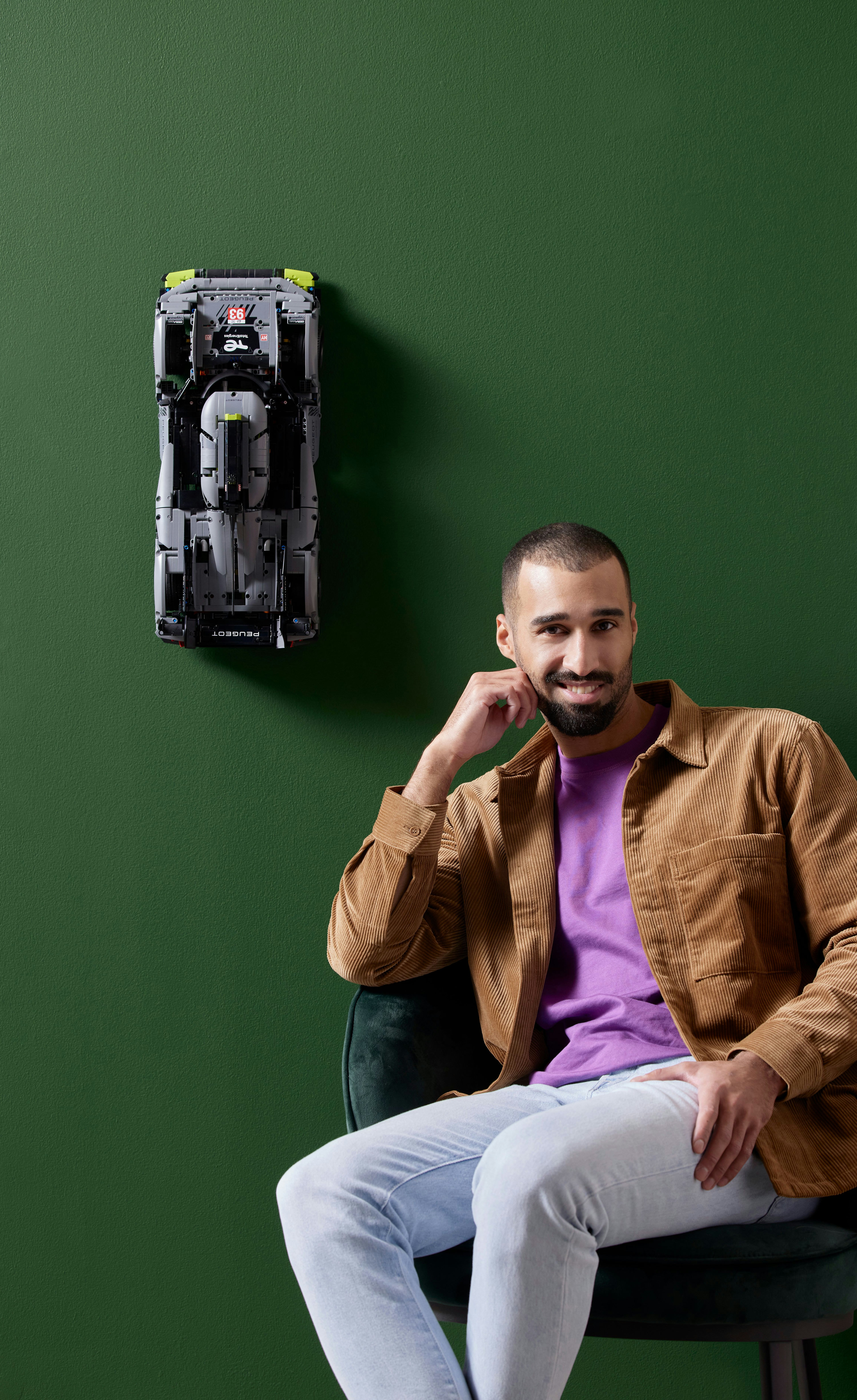 LEGO Technic PEUGEOT 9X8 24H Le Mans Hybrid Hypercar