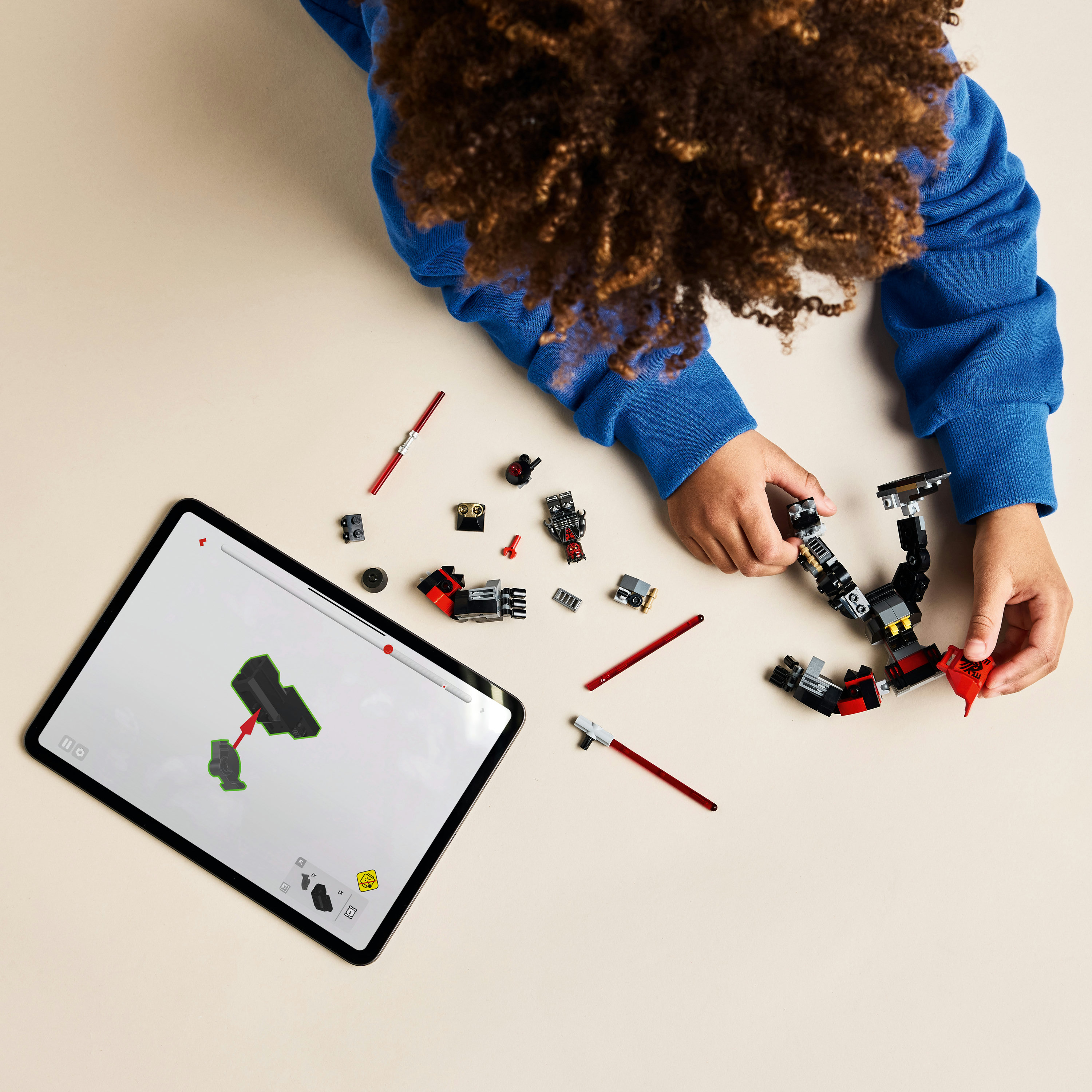 LEGO Star Wars 75411 Mech Darth Maul, Action Figure Giocattolo da Esposizione con Spada Laser e Minifigure, Idea Regalo 6+ Anni