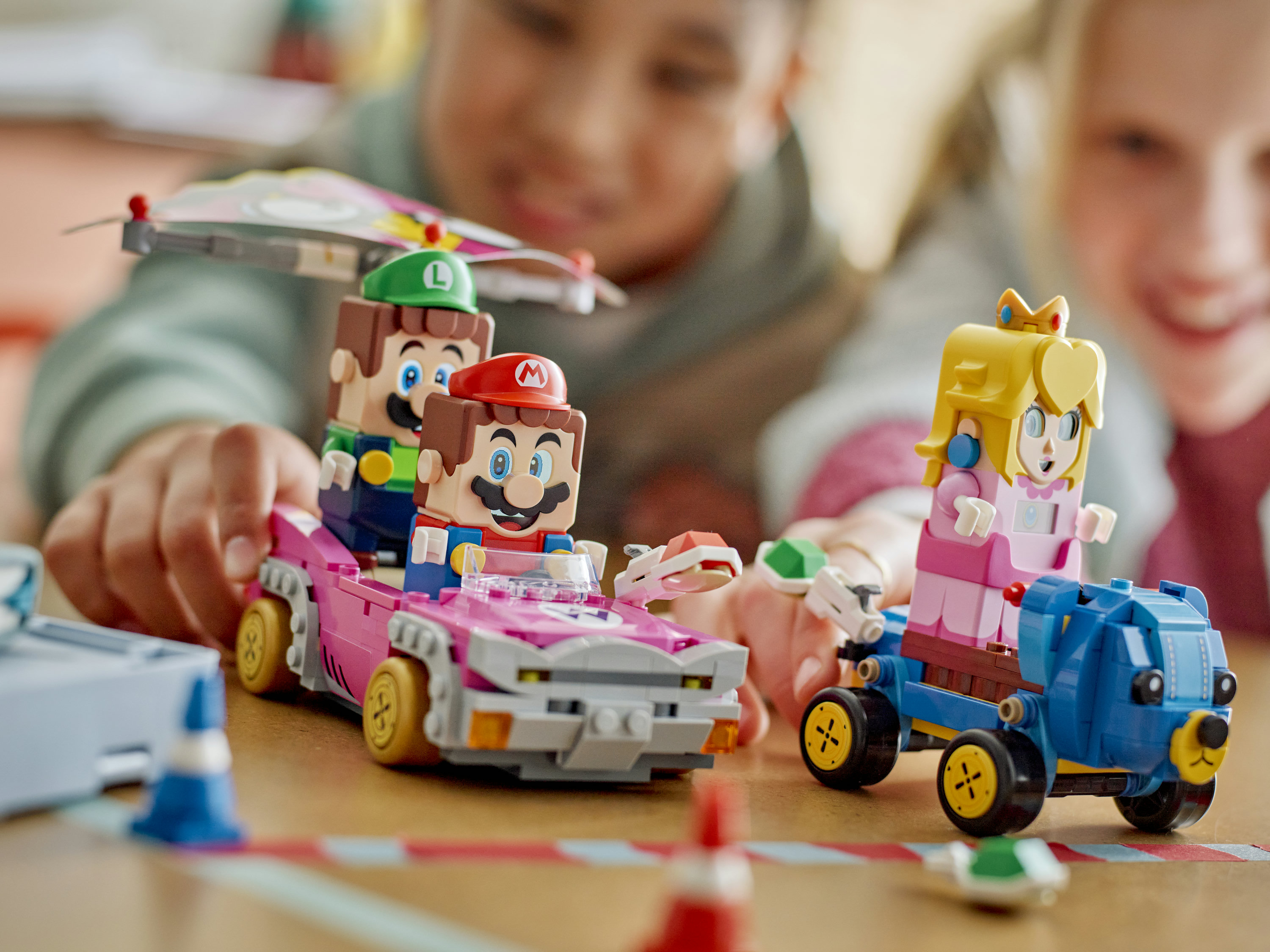 LEGO Super Mario 72038 Mario Kart &ndash; Wario e Re Boo, Giocattolo Interattivo con 2 Macchine e 2 Figure, Regalo per Bambini 8+