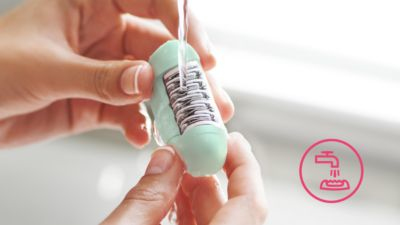 Philips Satinelle Essential Epilatore compatto con cavo bianco e verde BRE224/00