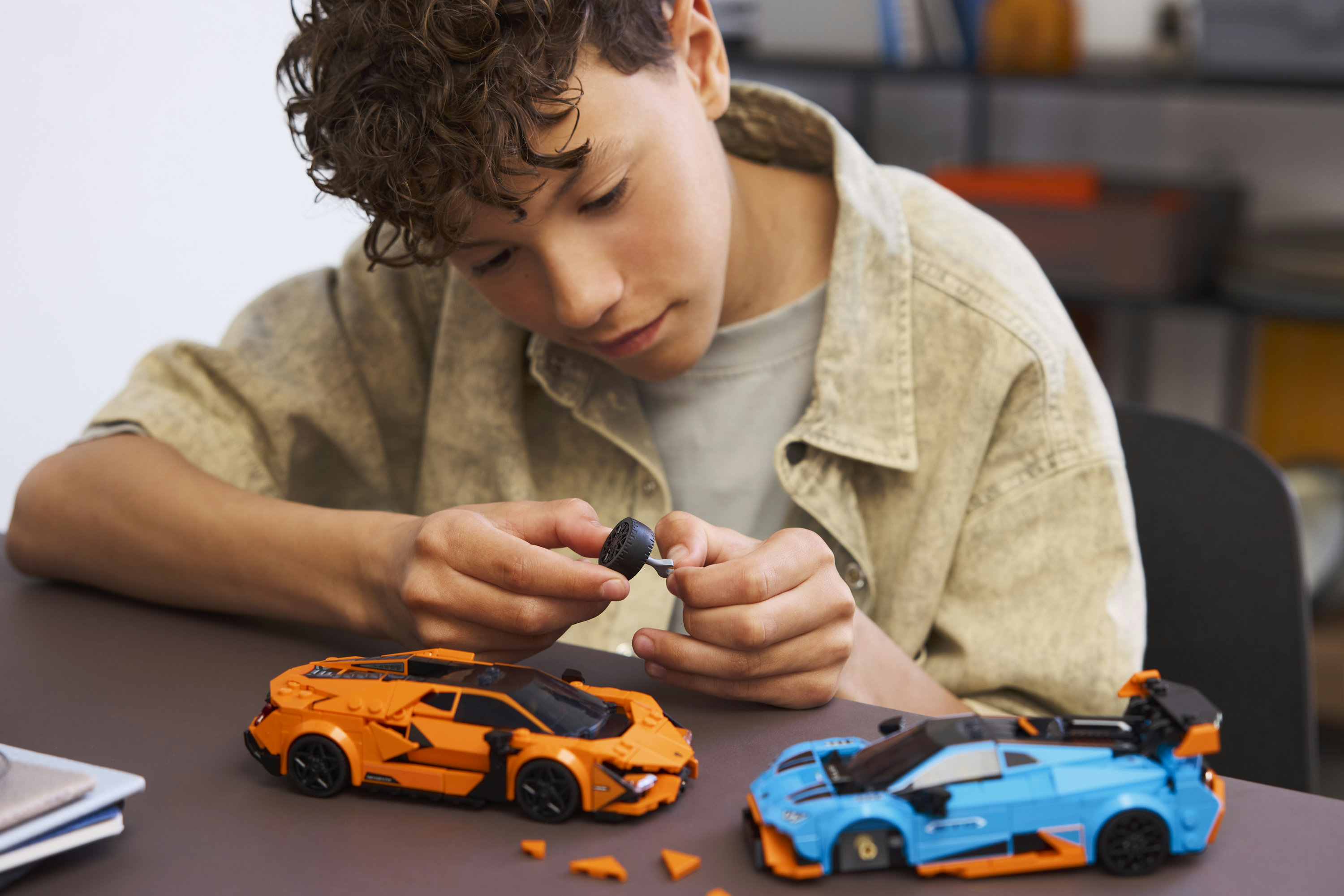 LEGO Speed Champions 77238 Lamborghini Revuelto e Hurac&aacute;n STO, Modelli di Auto con Minifigure, Macchine Giocattolo Regalo 10+