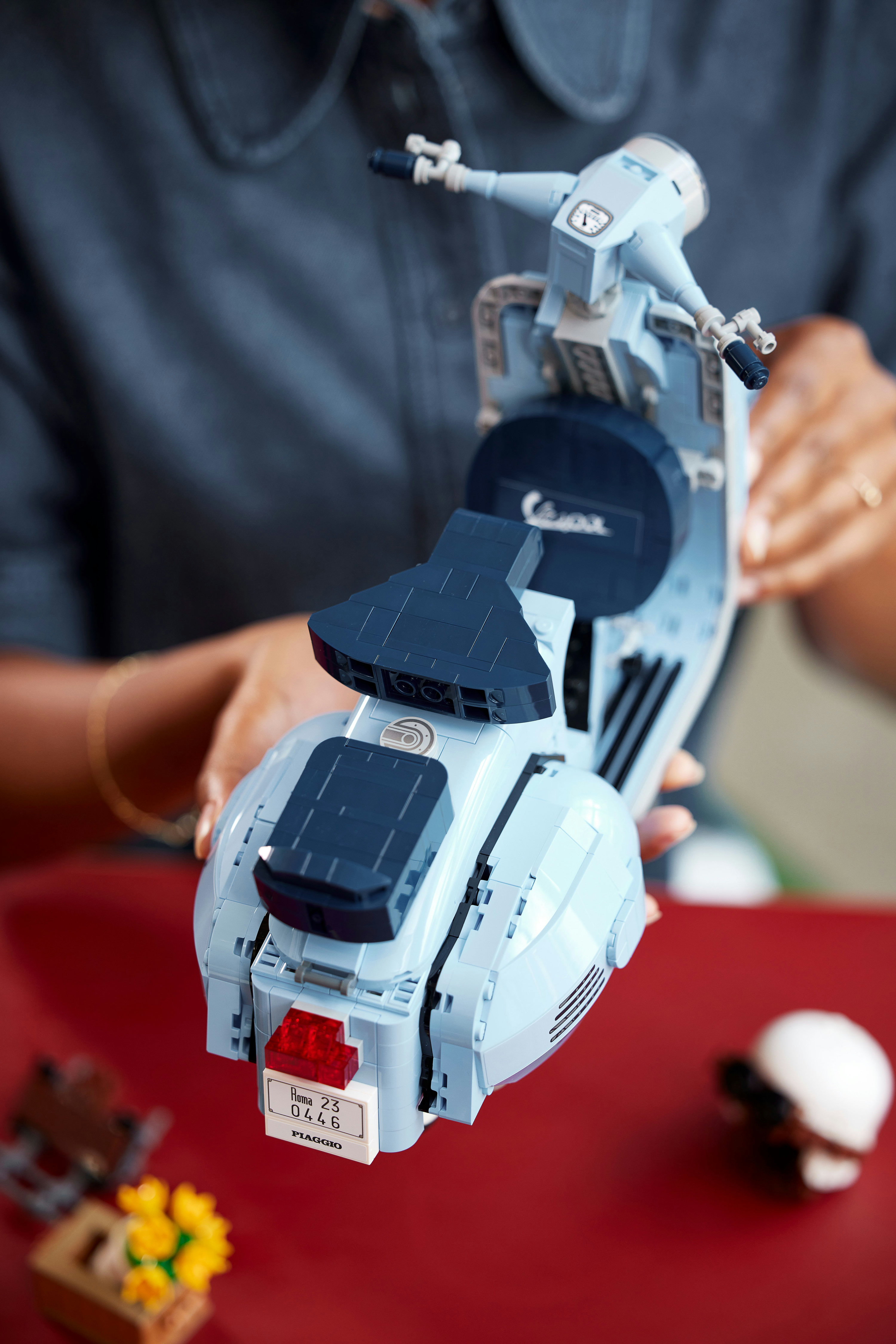 LEGO ICONS Vespa 125