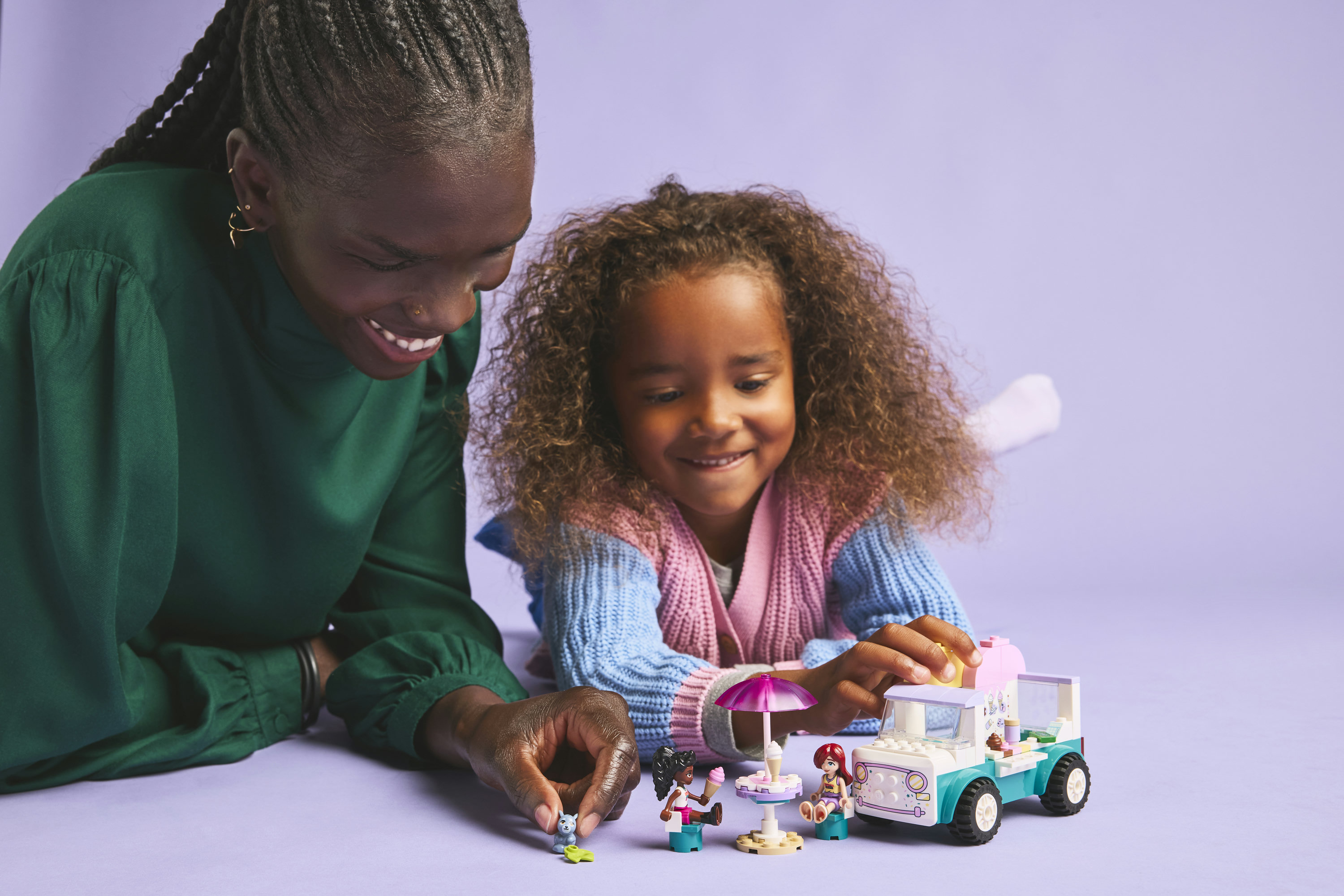 LEGO Friends 42644 Il Furgone dei Gelati di Heartlake City, Giochi Didattici Bambine 4+, Camion Giocattolo, Cibo e Accessori