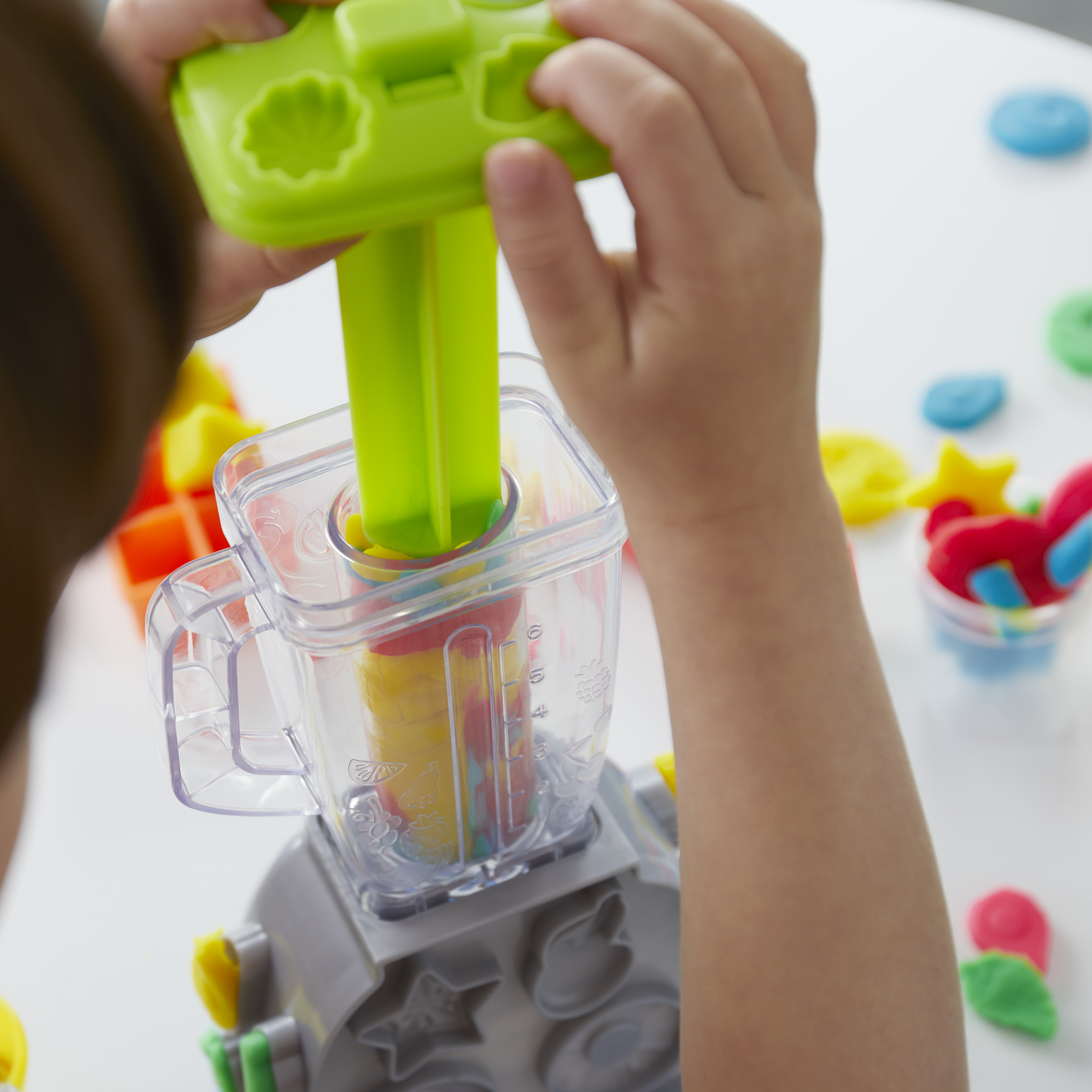Play-Doh Kitchen Creations Magici Frullati, playset con frullatore giocattolo