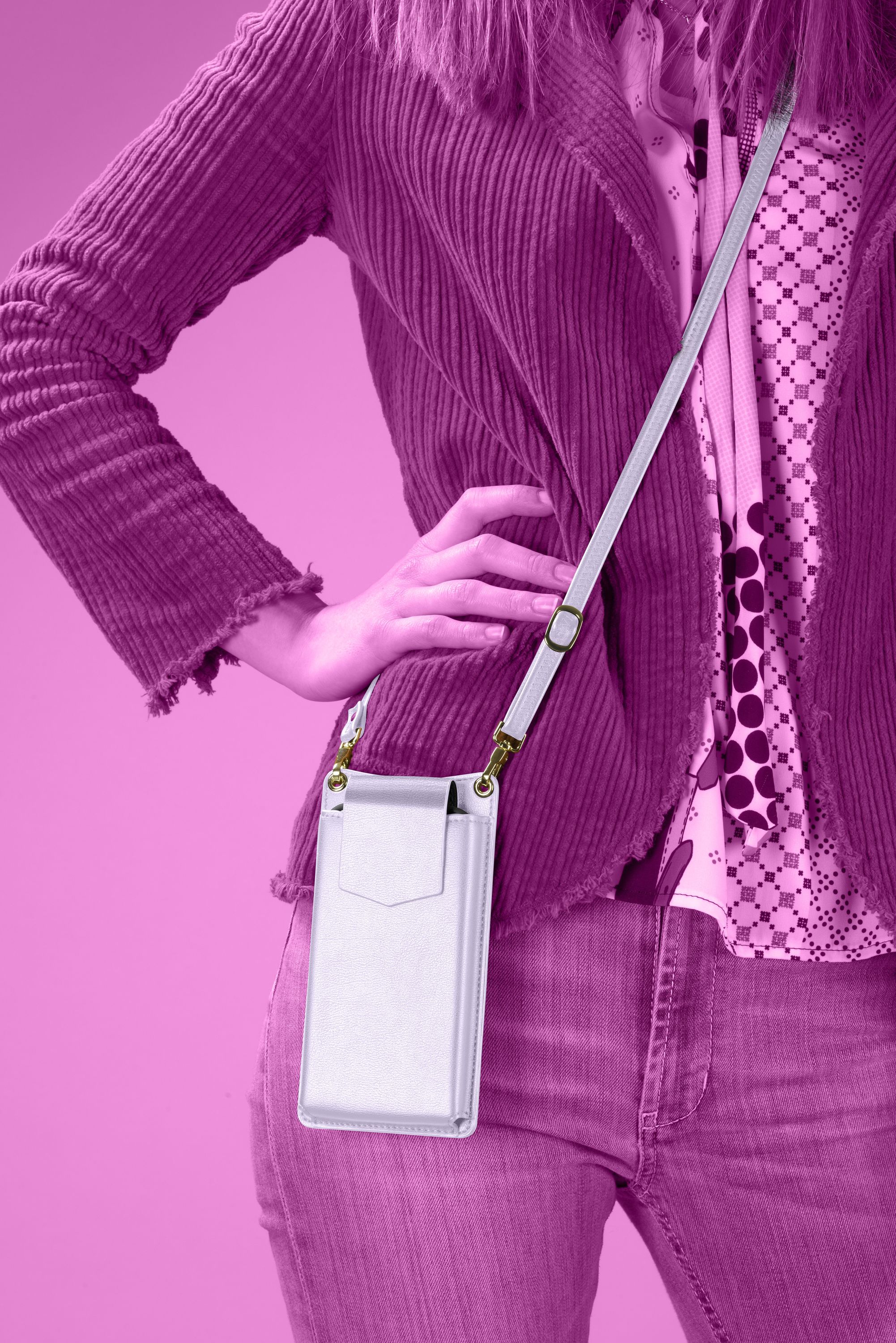 Cellularline Mini Bag - Essential Custodia universale a fondina effetto pelle con tracolla regolabile