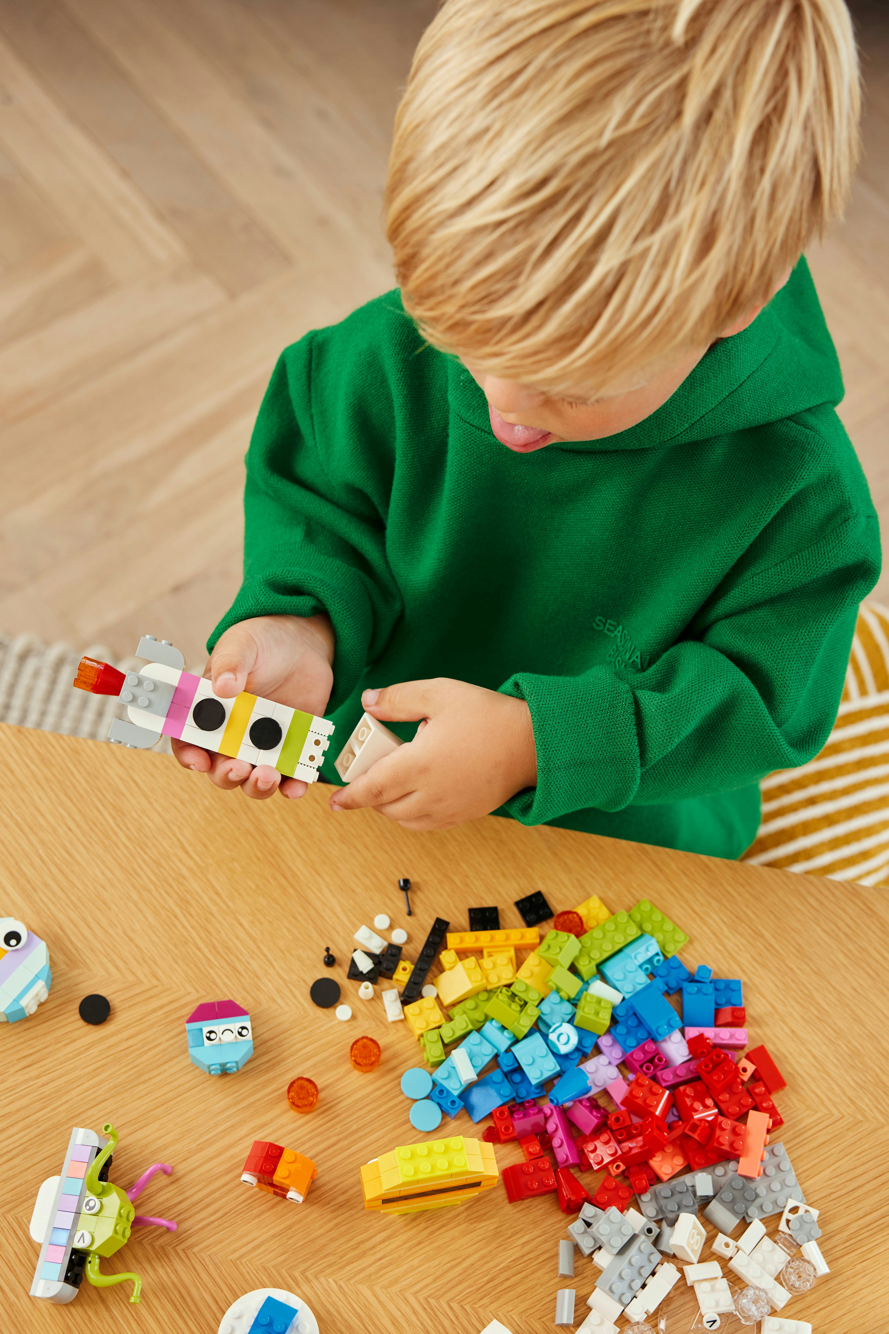 LEGO Classic Pianeti dello spazio creativi