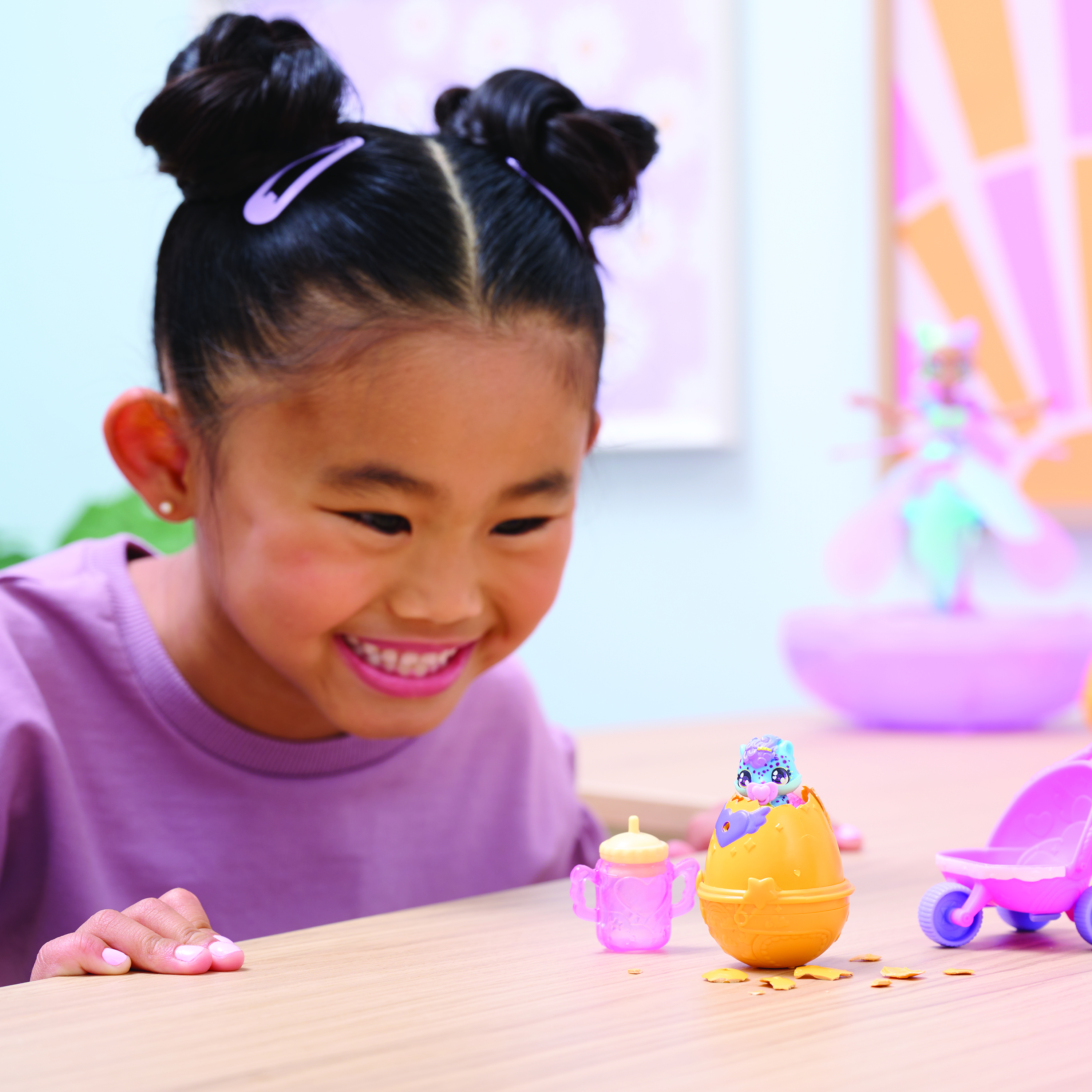 Hatchimals Alive, Confezione con Due Uova Che Si schiudono con l’Acqua e Passeggino, Giocattoli per Bambine e Bambini dai 3 Anni in su