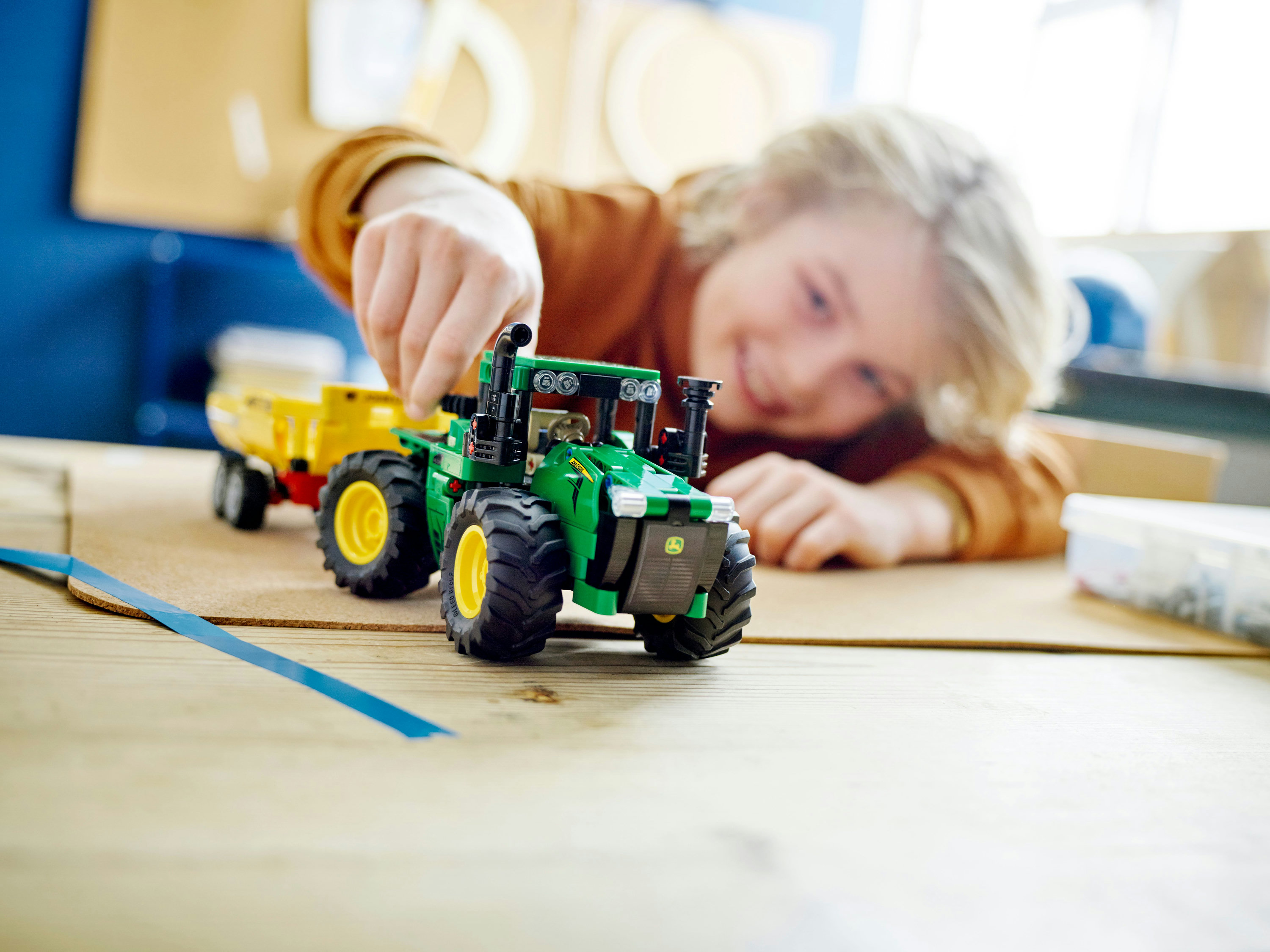 LEGO Technic John Deere 9620R 4WD Tractor