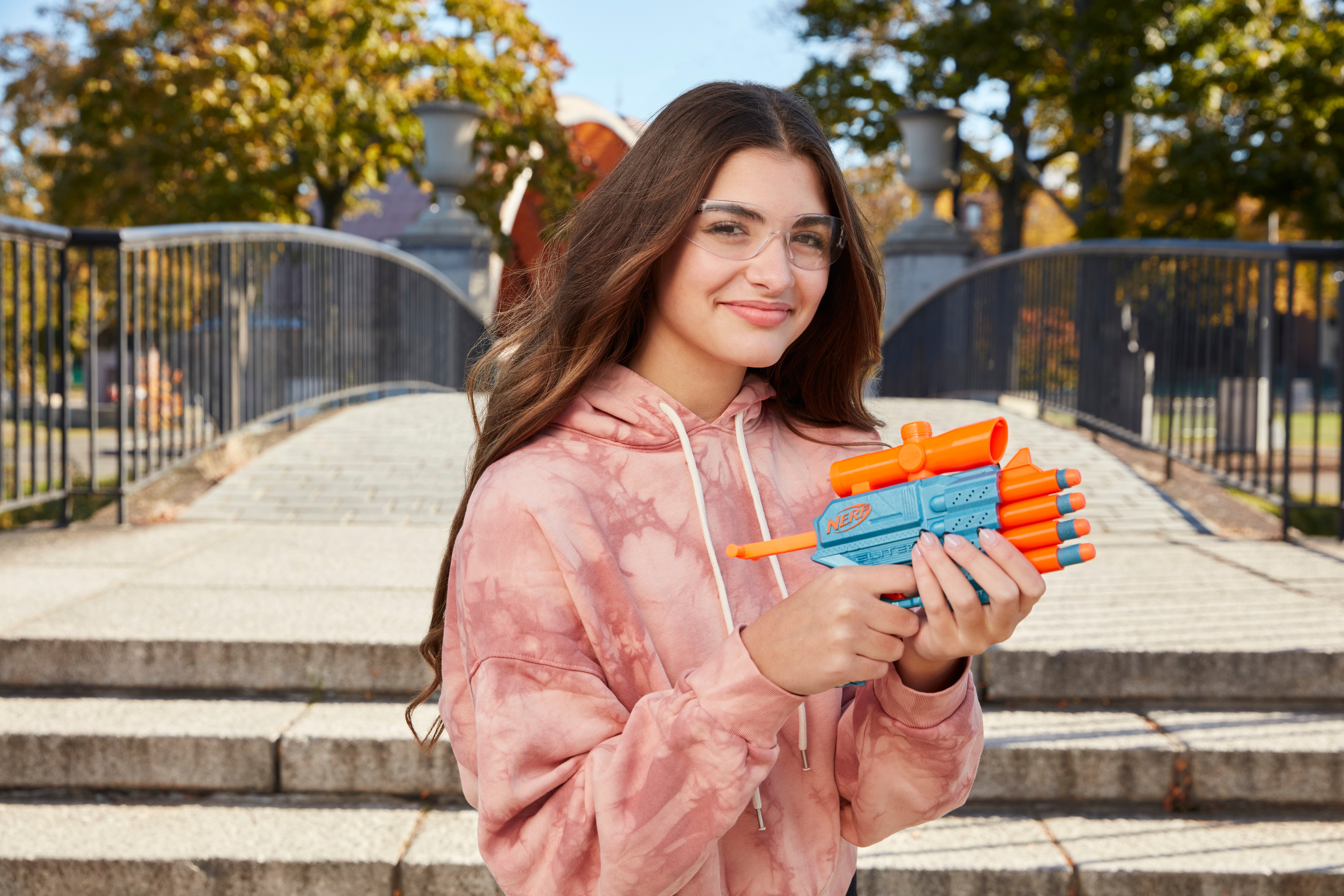 Nerf Elite 2.0 Prospect QS-4, blaster con 8 dardi originali Elite, pu&ograve; contenere fino a 4 dardi, mirino telescopico fisso