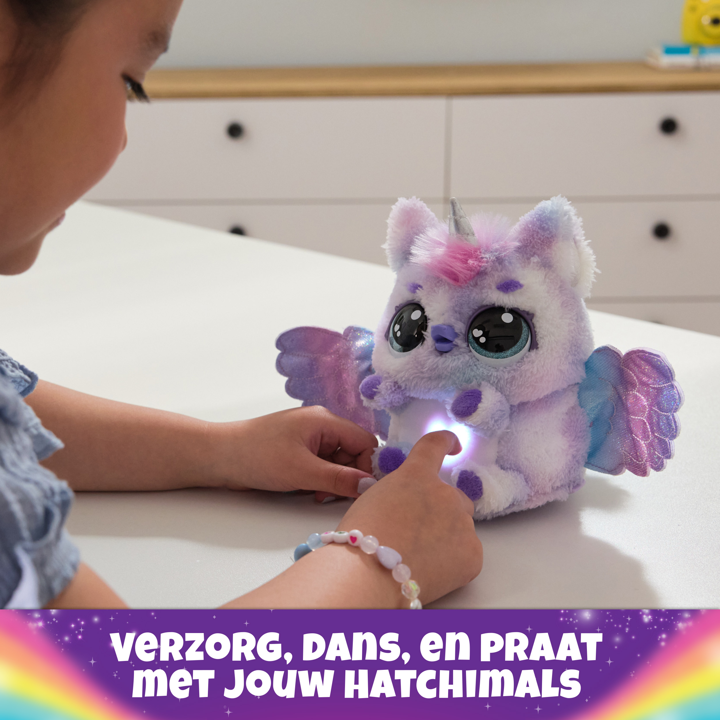 Hatchimals Alive, Uovo Mystery Hatch Pufficorn, Peluche Interattivo a Sorpresa con Effetti Speciali, Nebbia, Luci, 100 Reazioni e Suoni, Giocattoli per Bambini e Bambine, 5+ Anni - Modelli Variabili