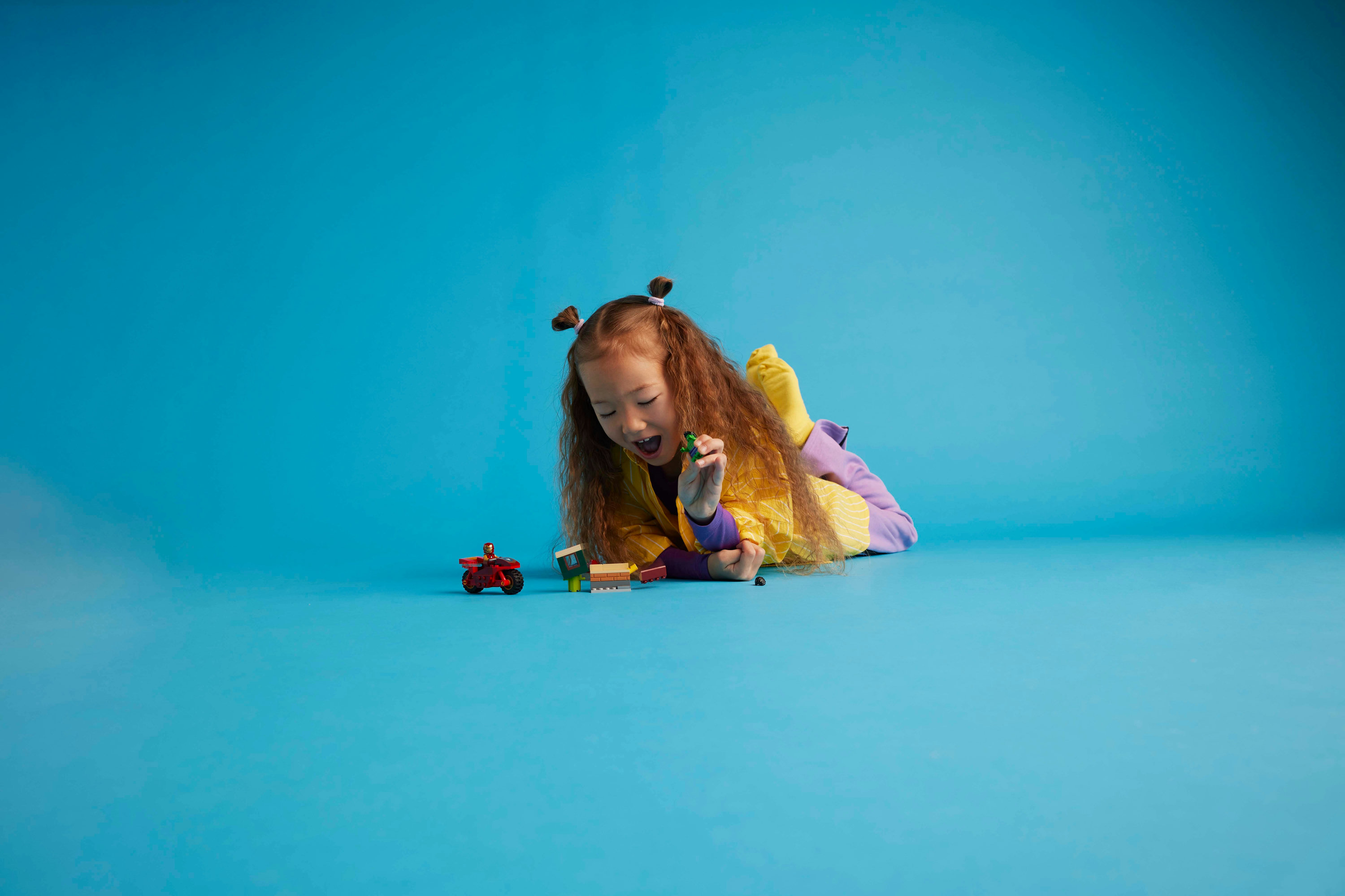 LEGO Iron Man con moto e The Hulk