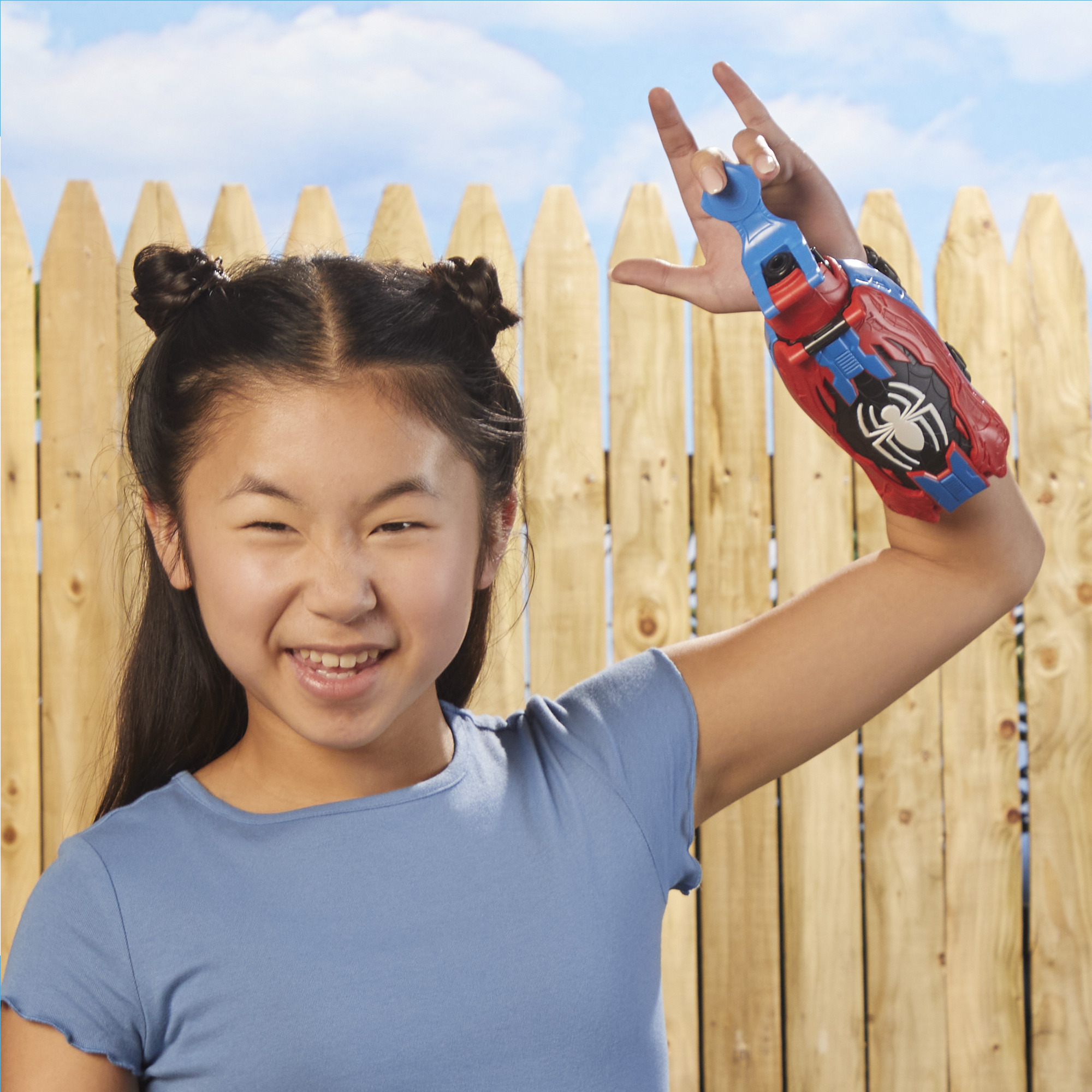 Marvel Spider-Man Hasbro , Real Webs Ultimate Blaster, Blaster di ragnatele, blaster 2 in 1, giocattolo per i giochi d'imitazione, costume di Spider-Man, giocattoli di Spider-Man