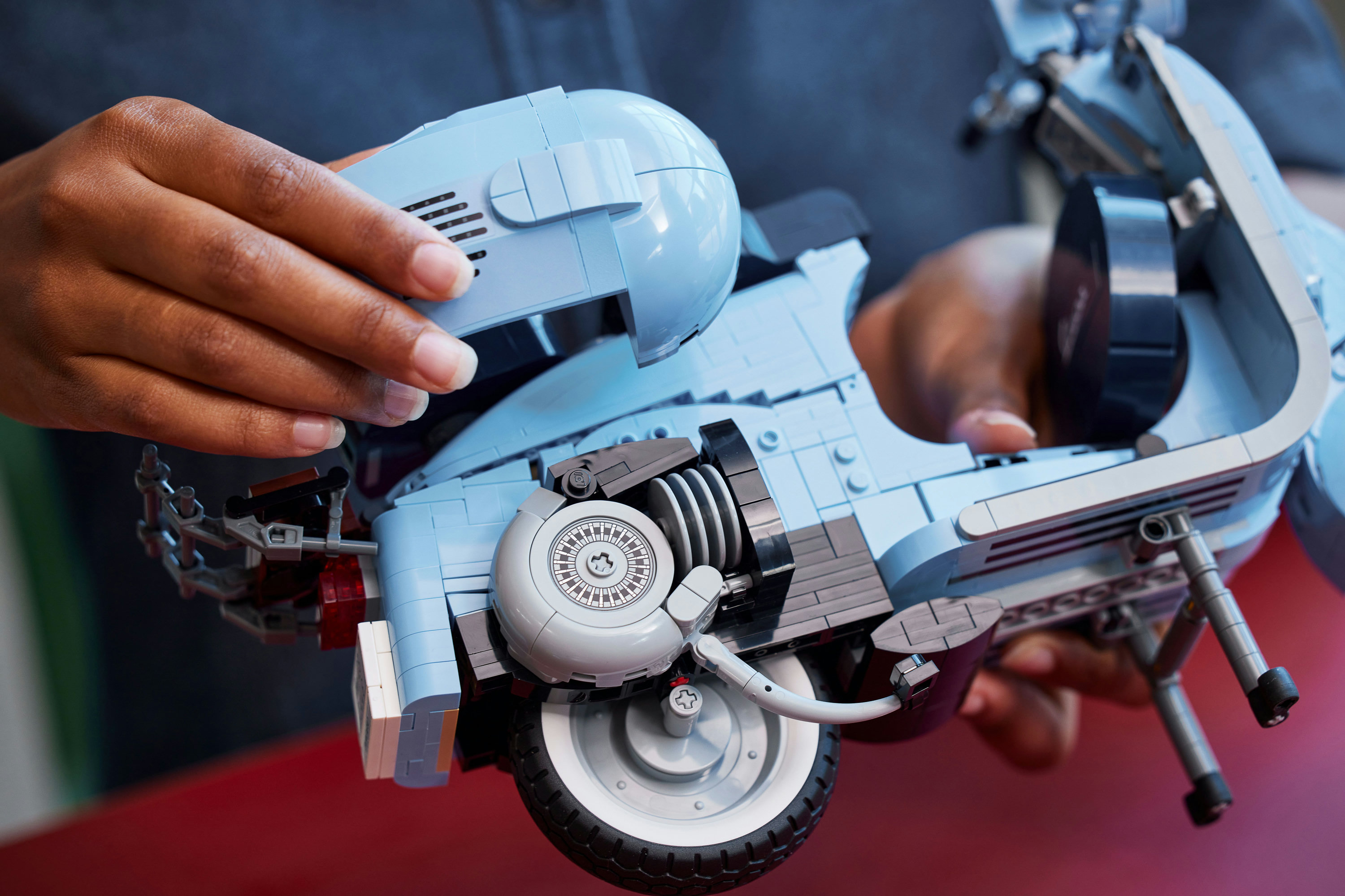 LEGO ICONS Vespa 125