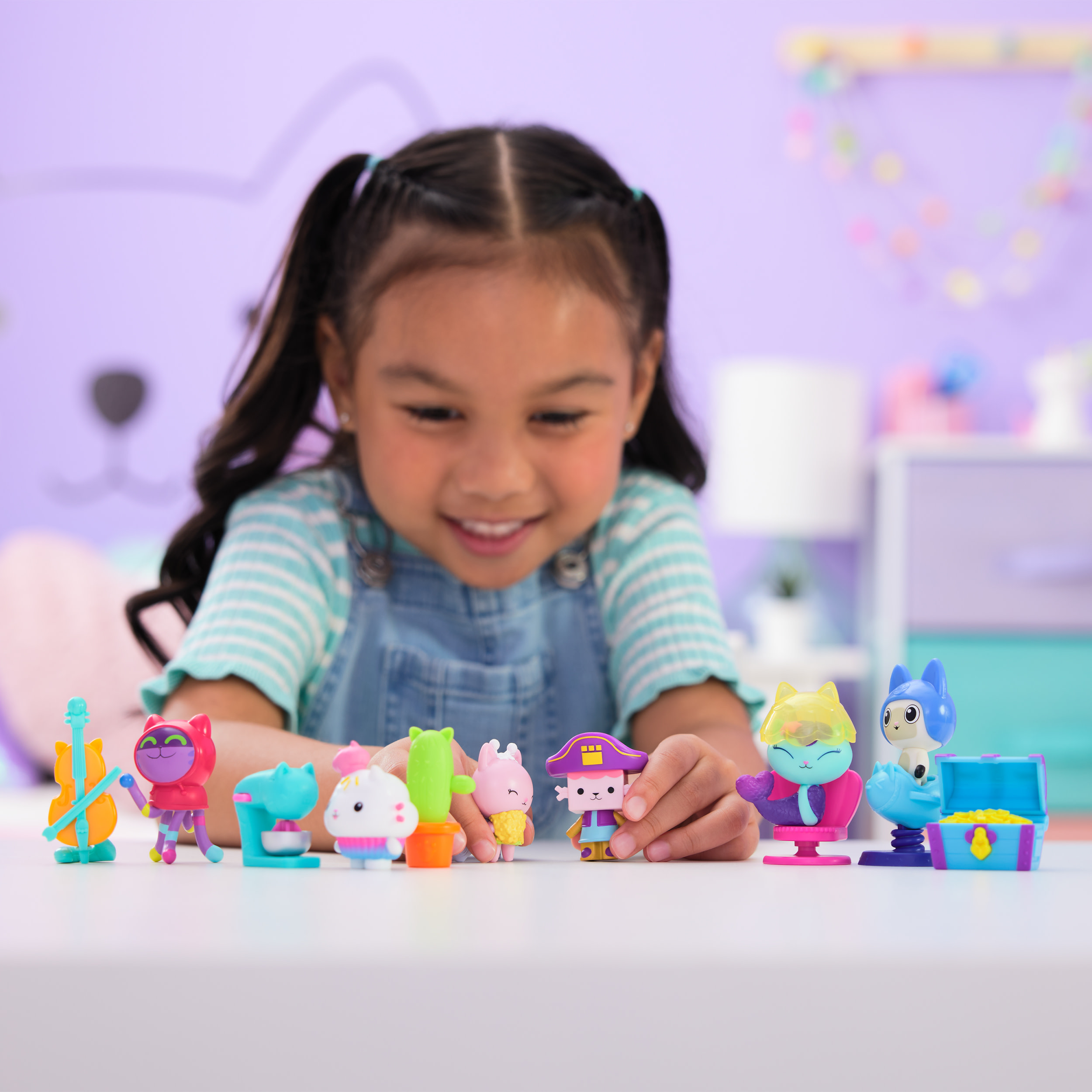 Gabby's Dollhouse , Baby Box Cat e scrigno del tesoro, set con personaggio e accessorio per la casa delle bambole, giocattoli per bambine e bambini dai 3 anni in su