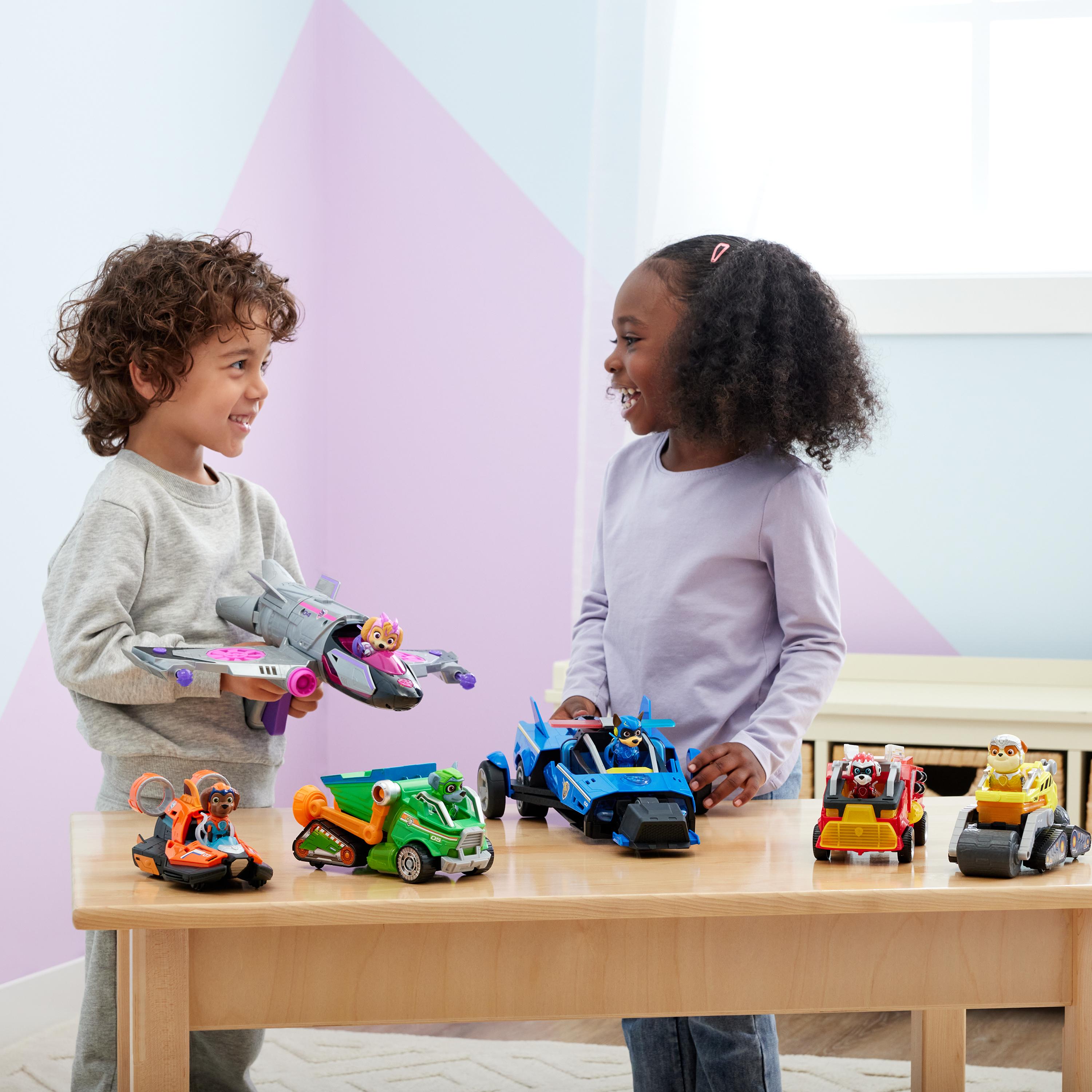 PAW Patrol : il super film, macchinina giocattolo con action figure di Chase Mighty Pups, luci e suoni, giocattoli per bambini e bambine dai 3 anni in su