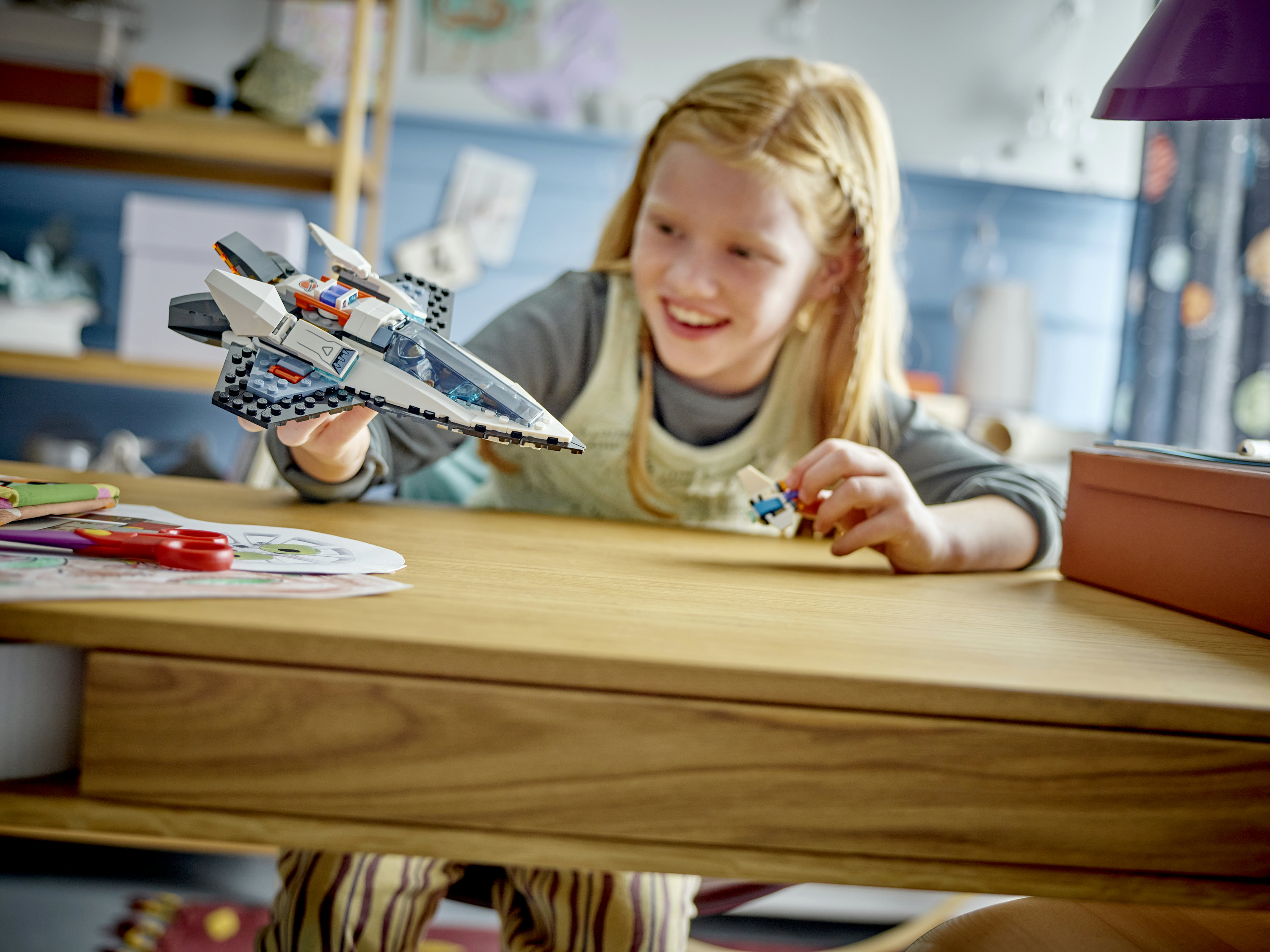 LEGO City 60430 Astronave Interstellare, Giocattolo, Gioco Spaziale per Bambini 6+ Anni con Navicella, Minifigure e Drone Robot