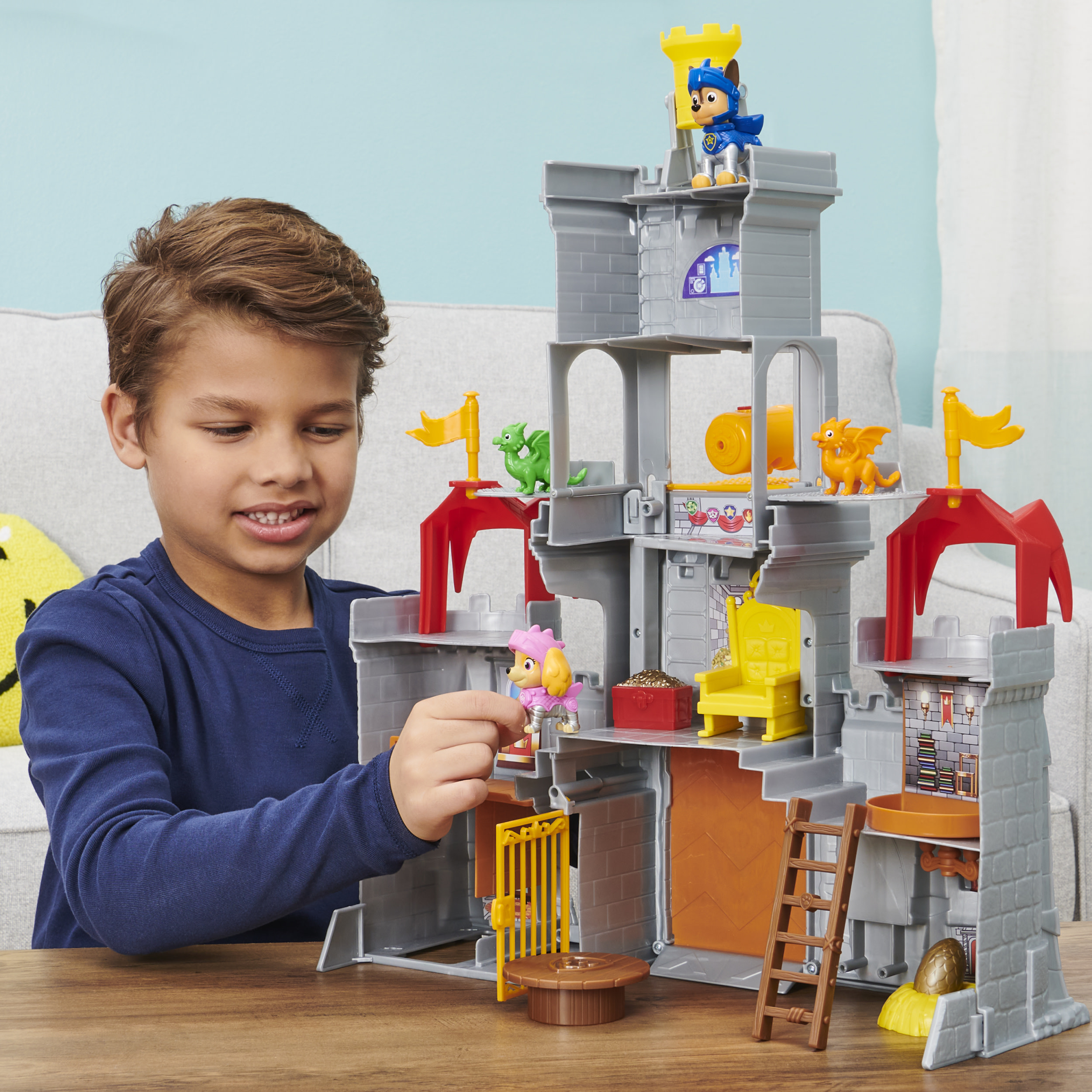 PAW Patrol , set di gioco trasformabile da 11 pezzi Castle HQ Rescue Knights con action figure di Chase e del mini drago Draco, giocattoli per bambini dai 3 anni in su
