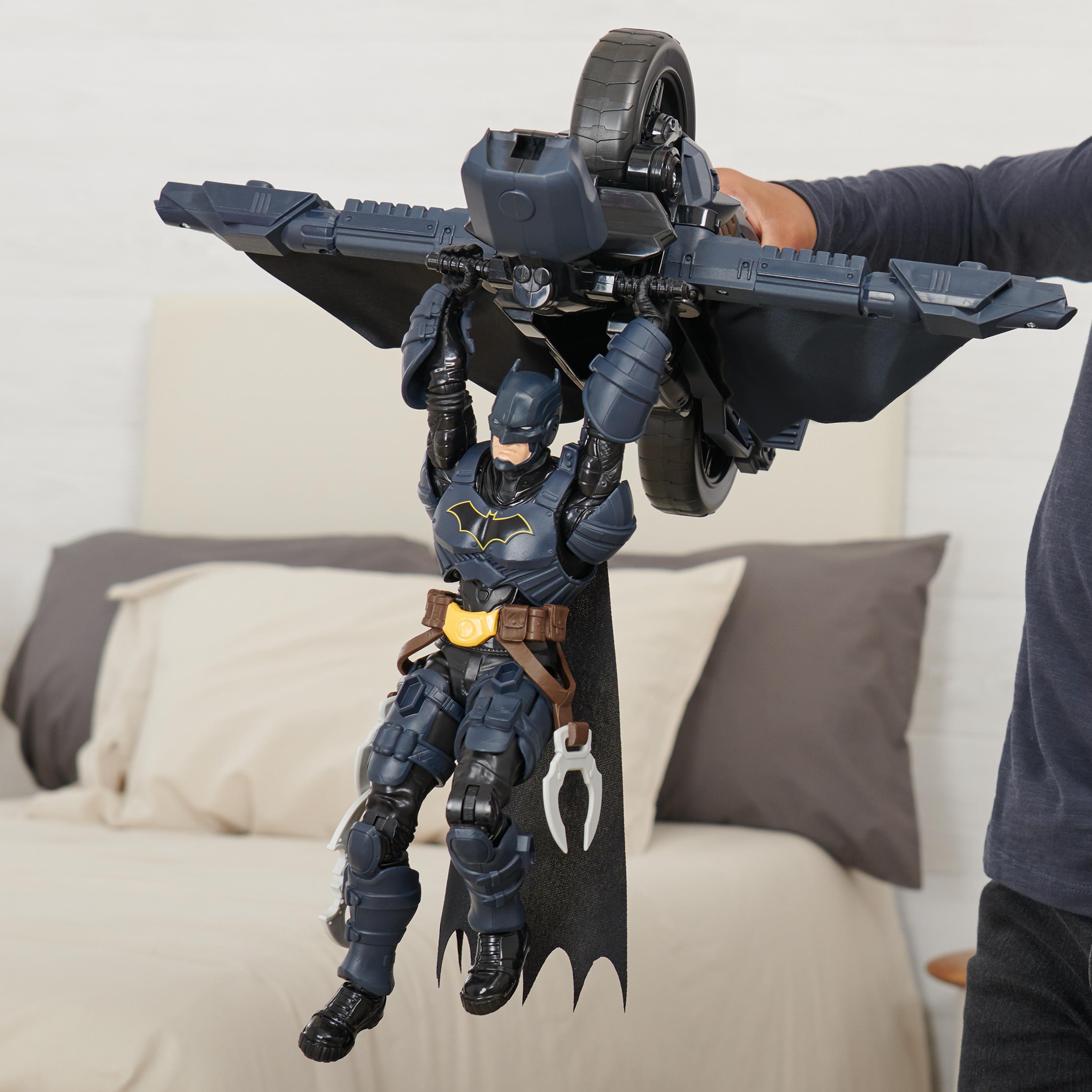 DC Comics , Veicolo Batman Adventures 2 in 1, Batcycle Trasformabile, Macchina Batman Compatibile con Tutte le Action Figure Batman, Batmobile Trasformabile, Giochi per Bambini e Bambine, 4+ Anni