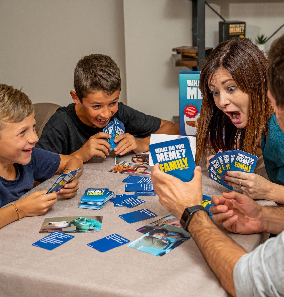 Rocco Giocattoli What Do You Meme? Family Edition Gioco da tavolo Festa