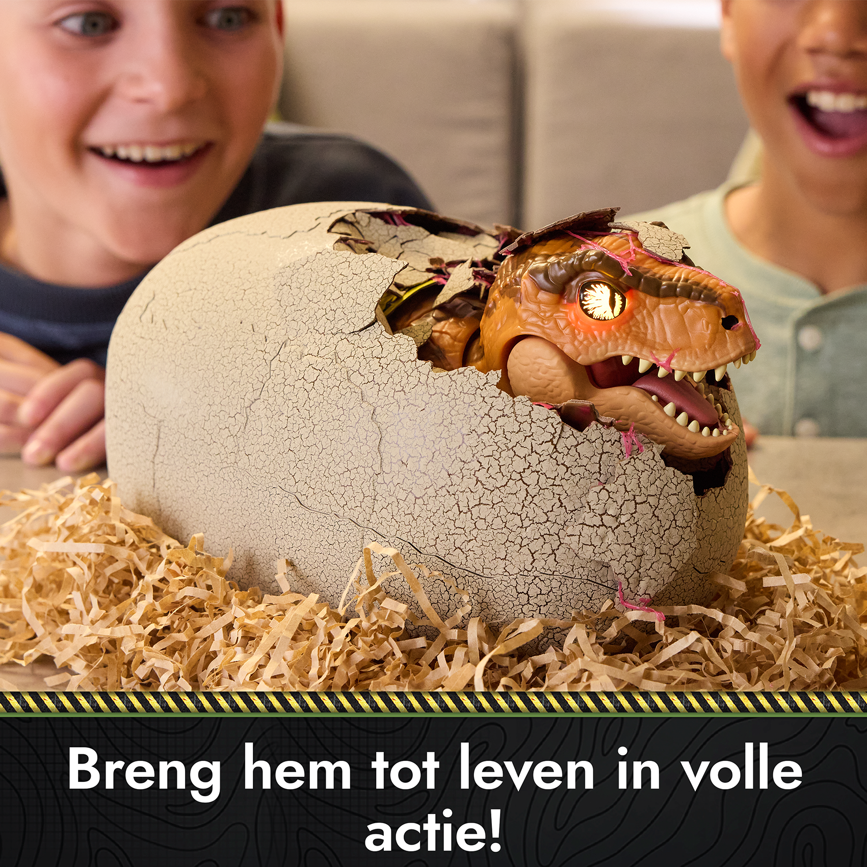 Jurassic World Primal Hatch, Dinosauro Interattivo con Uovo, Fai Schiudere e Addestra il Tuo Cucciolo di Dinosauro con Oltre 100 Suoni e Reazioni, Giocattolo per Bambini e Bambine, 5+ Anni