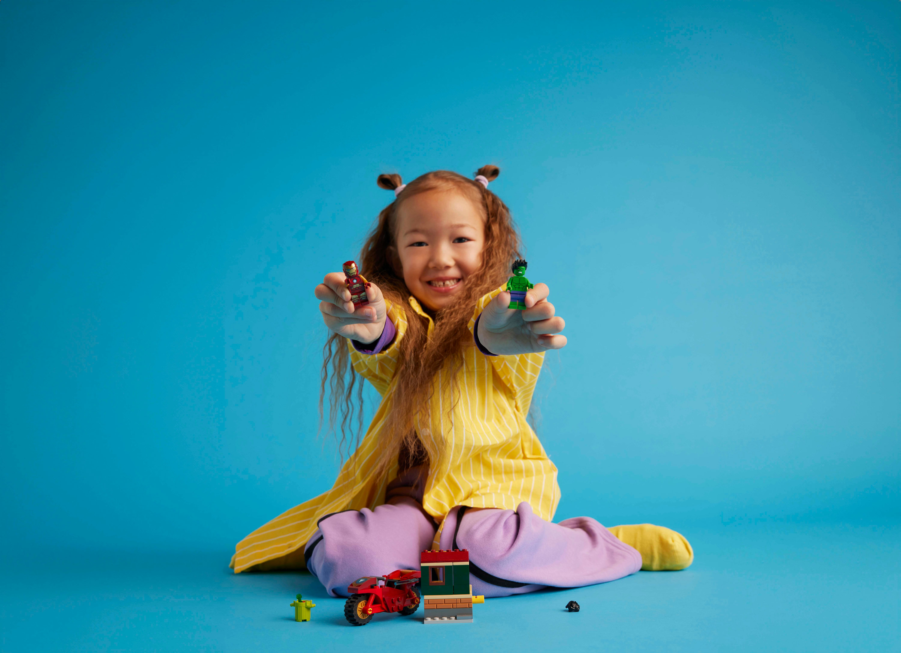 LEGO Iron Man con moto e The Hulk