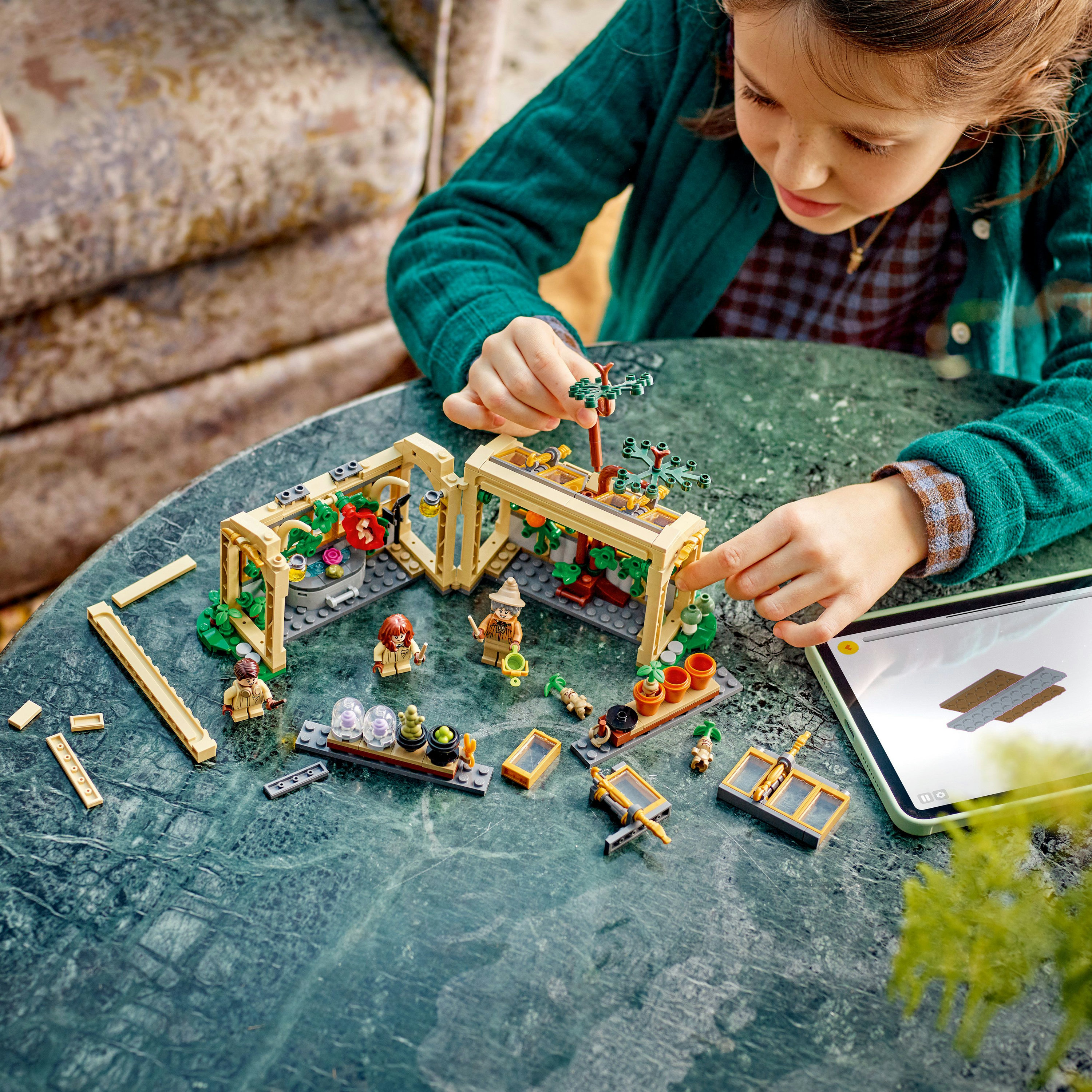 LEGO Harry Potter Castello di Hogwarts: lezione di erbologia