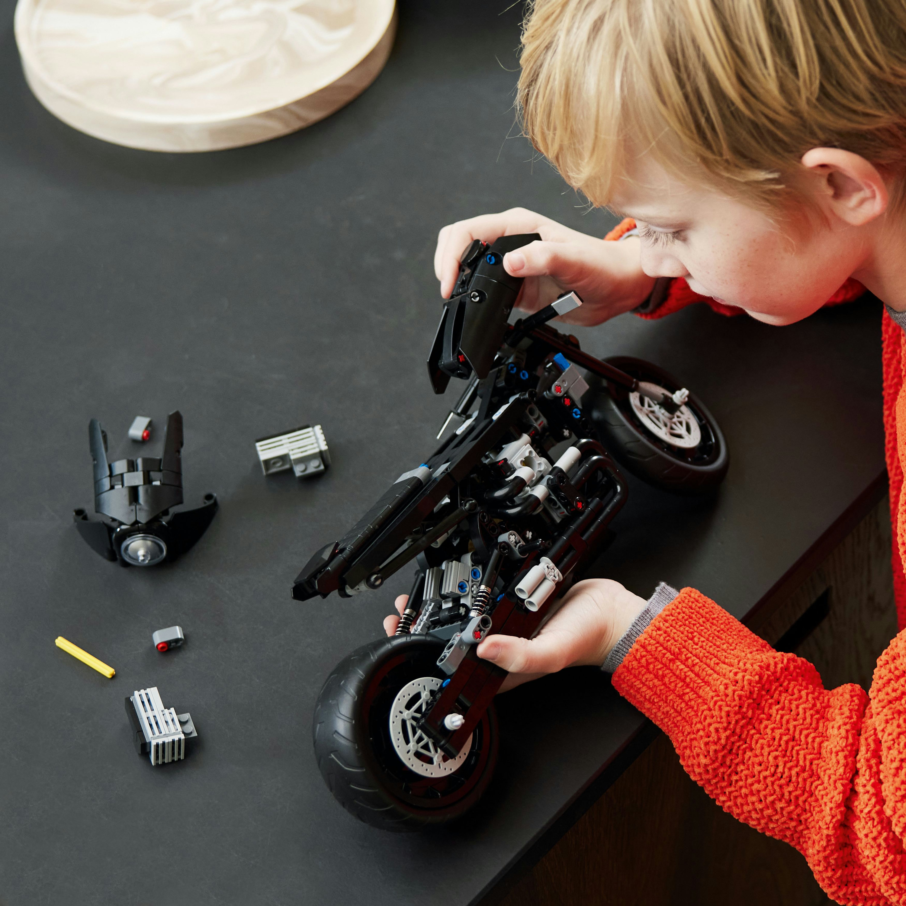 LEGO Technic THE BATMAN – BATCYCLE™