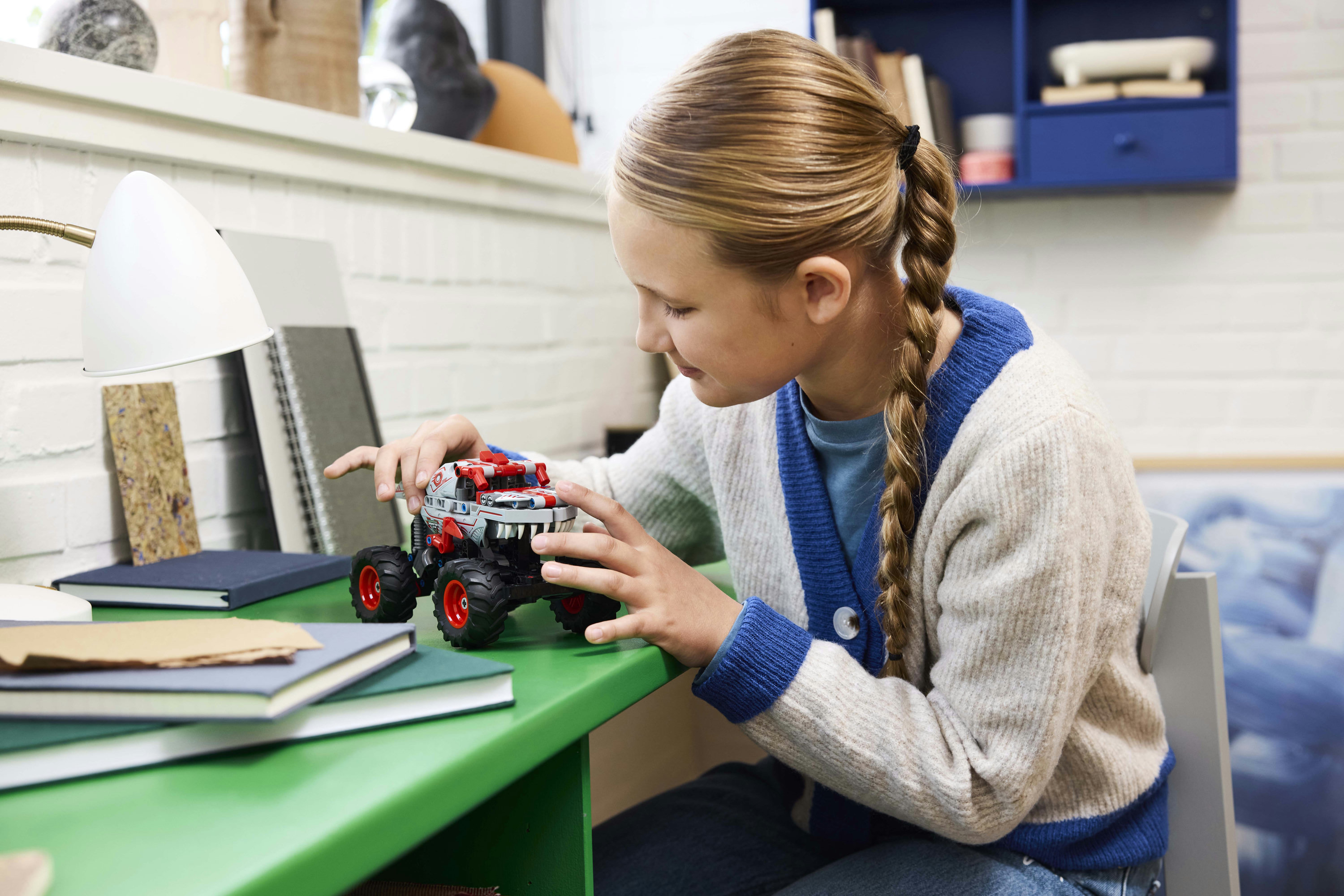 LEGO Technic 42200 Pull-Back ThunderROARus, Monster Truck Giocattolo da Costruire, Giochi Bambini 7+, Regalo Fan Monster Jam