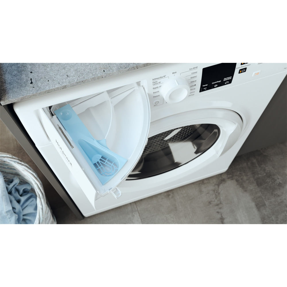 Hotpoint Ariston Lavatrice a libera installazione NF723WK IT N