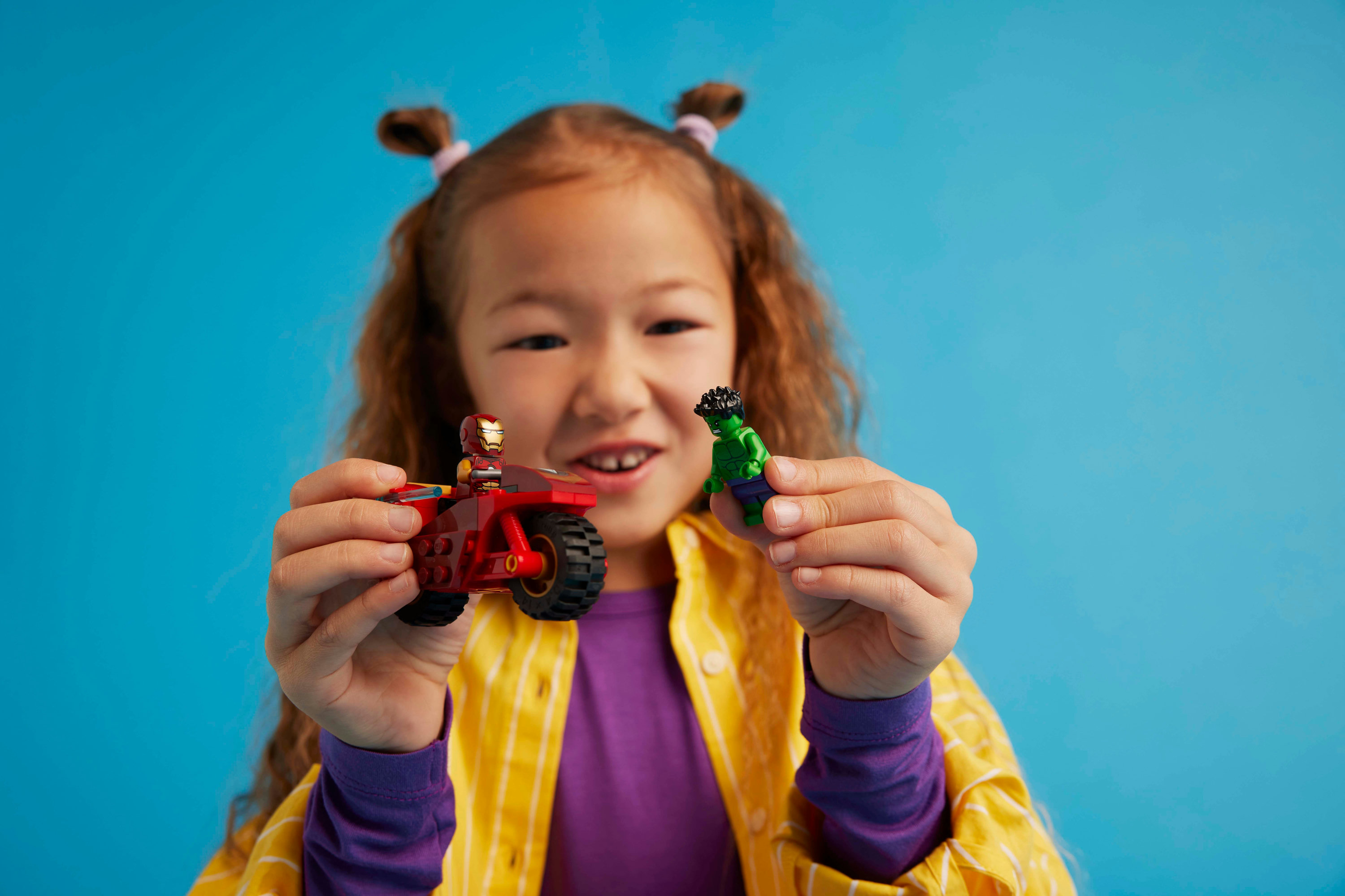 LEGO Iron Man con moto e The Hulk