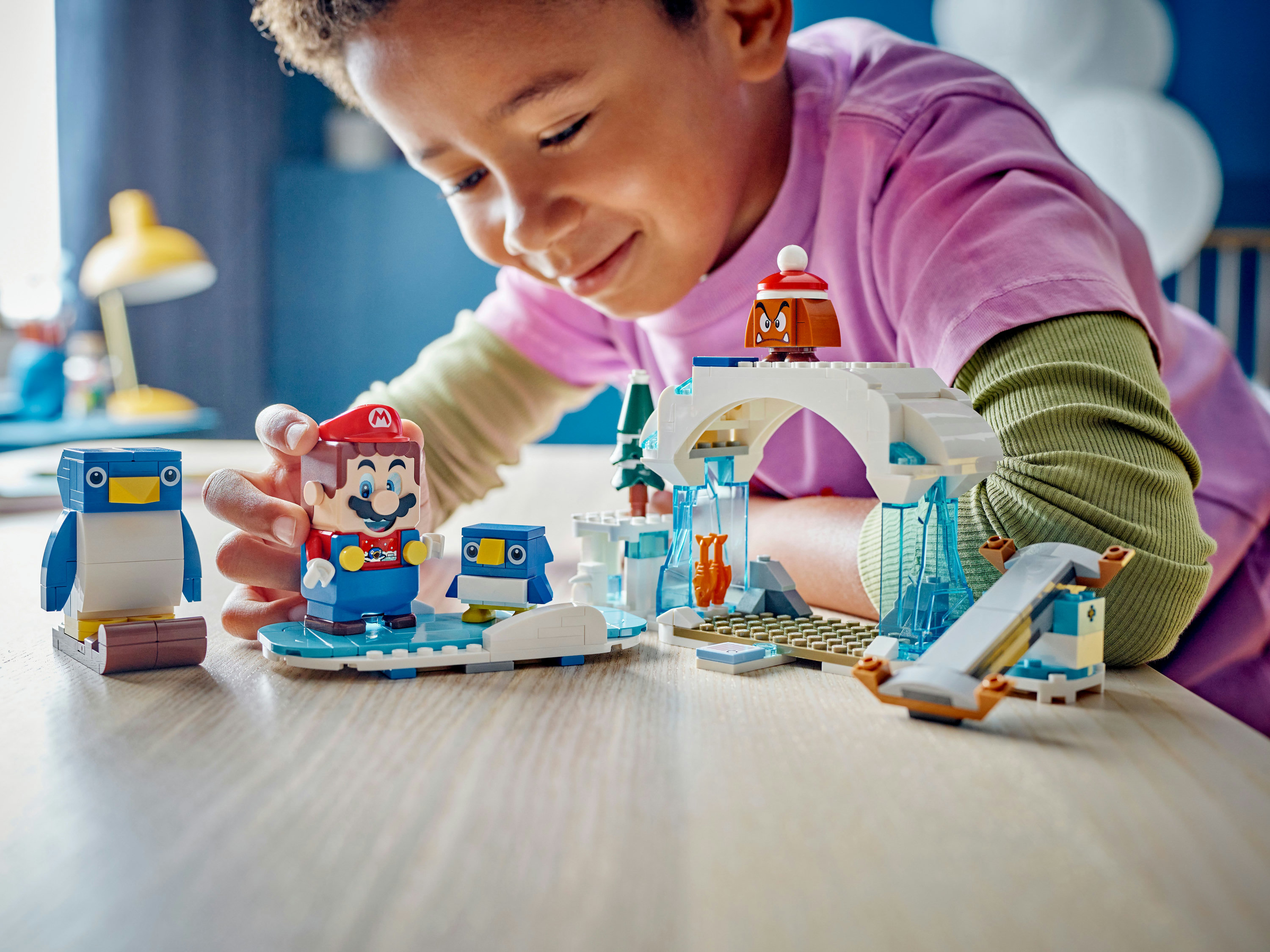 LEGO Super Mario Pack di espansione La settimana bianca della famiglia Pinguotto