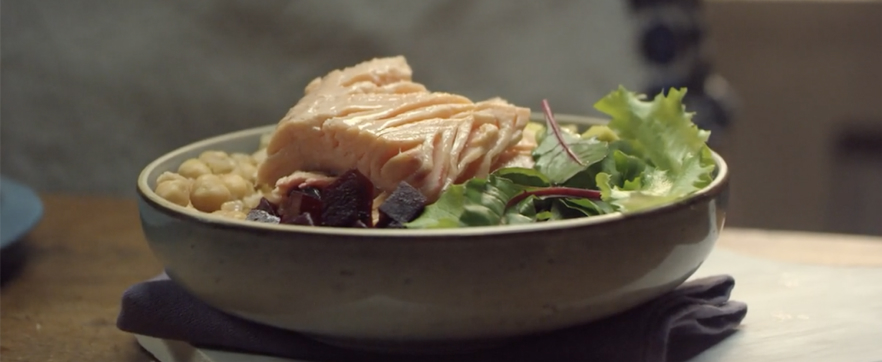 Power bowl con Salmone