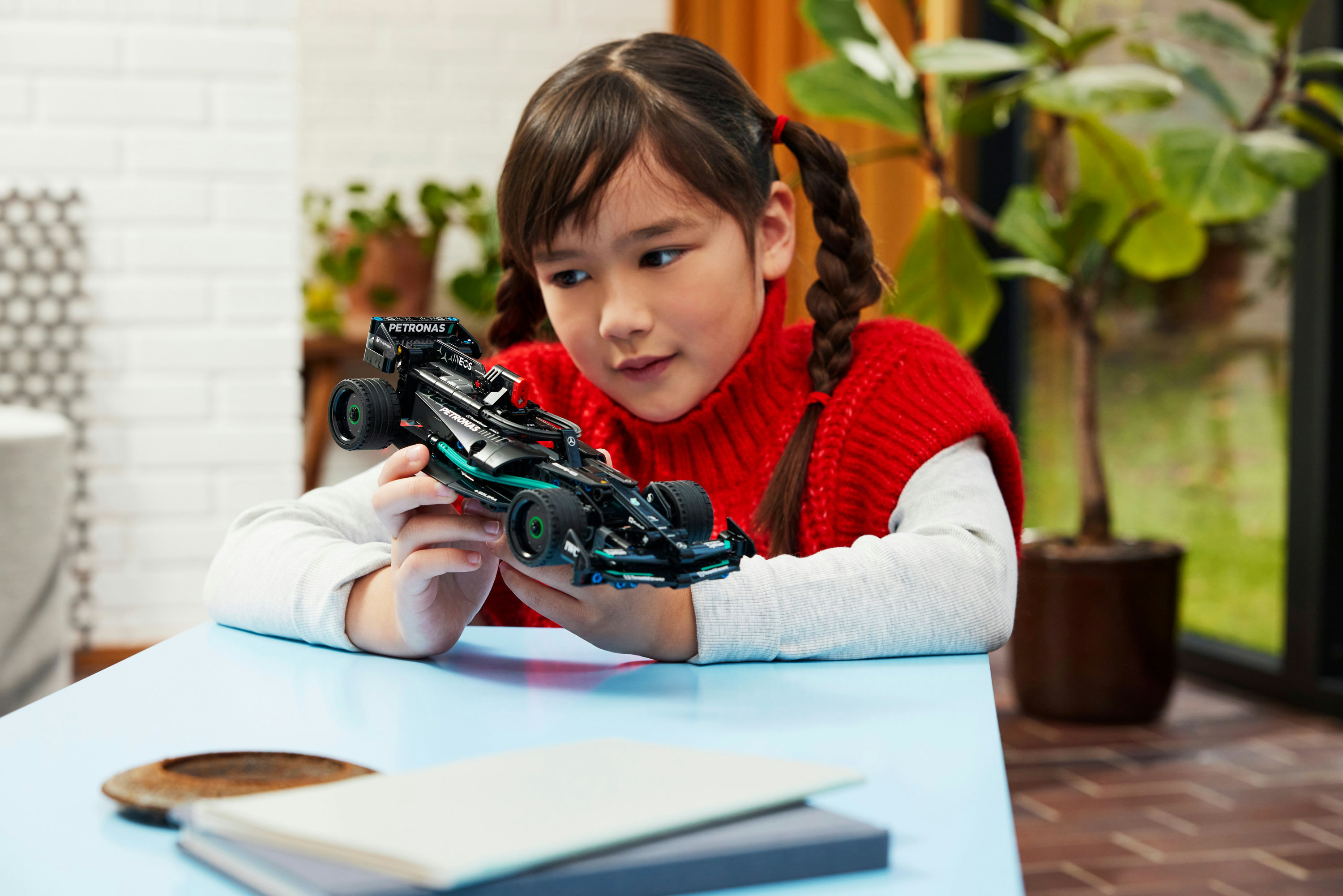 LEGO Technic Mercedes-AMG F1 W14 E Performance Pull-Back