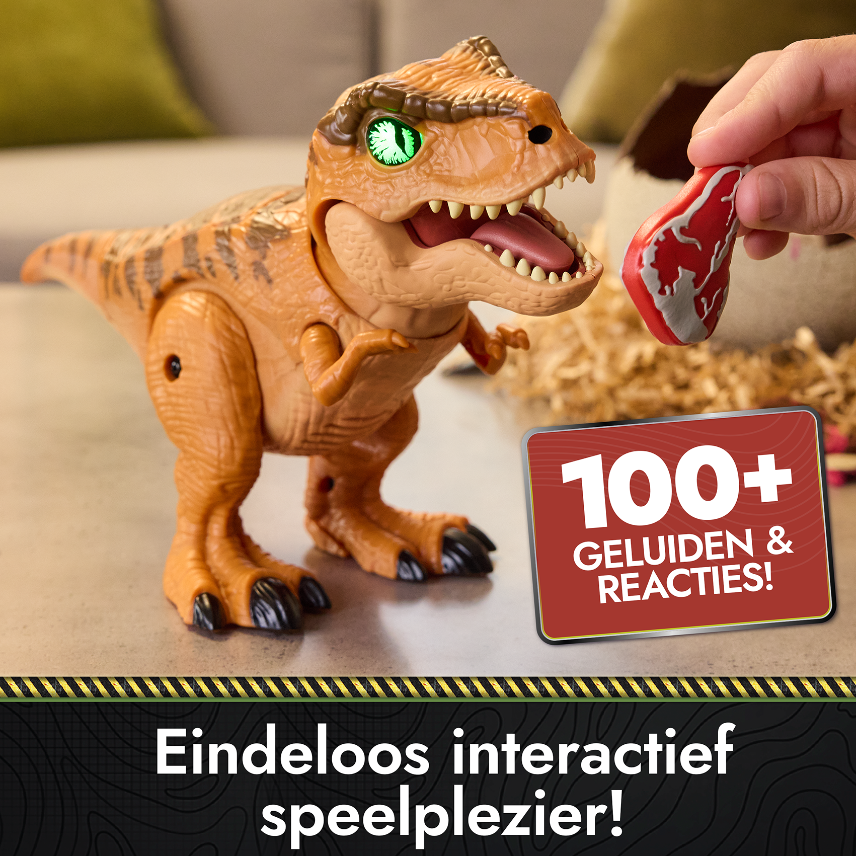 Jurassic World Primal Hatch, Dinosauro Interattivo con Uovo, Fai Schiudere e Addestra il Tuo Cucciolo di Dinosauro con Oltre 100 Suoni e Reazioni, Giocattolo per Bambini e Bambine, 5+ Anni