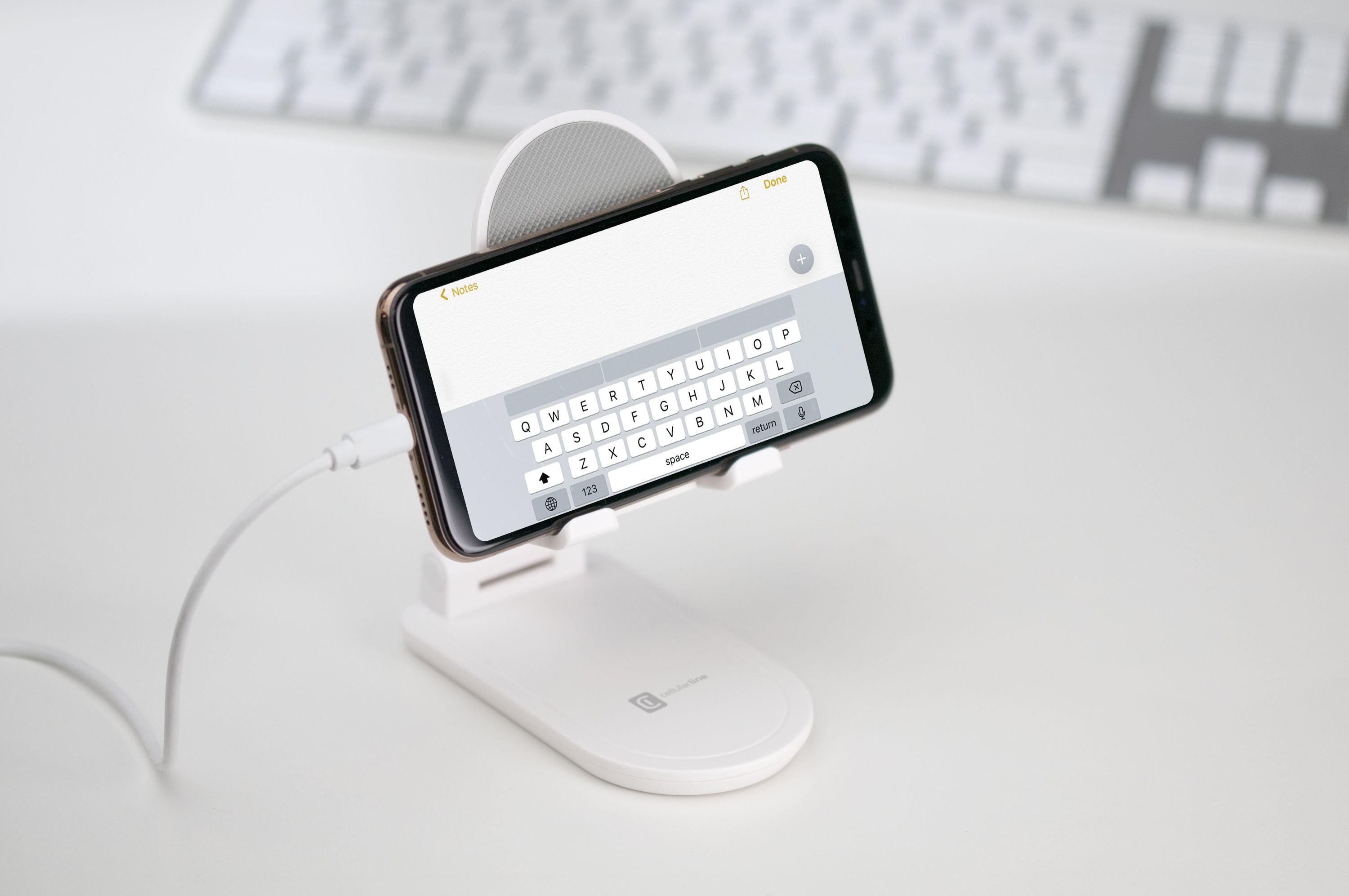 Cellularline Table Stand - Universale per Smartphones e Tablets Supporto da tavolo pieghevole per smartphones e tablets