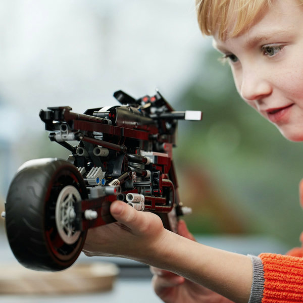 LEGO Technic THE BATMAN – BATCYCLE™