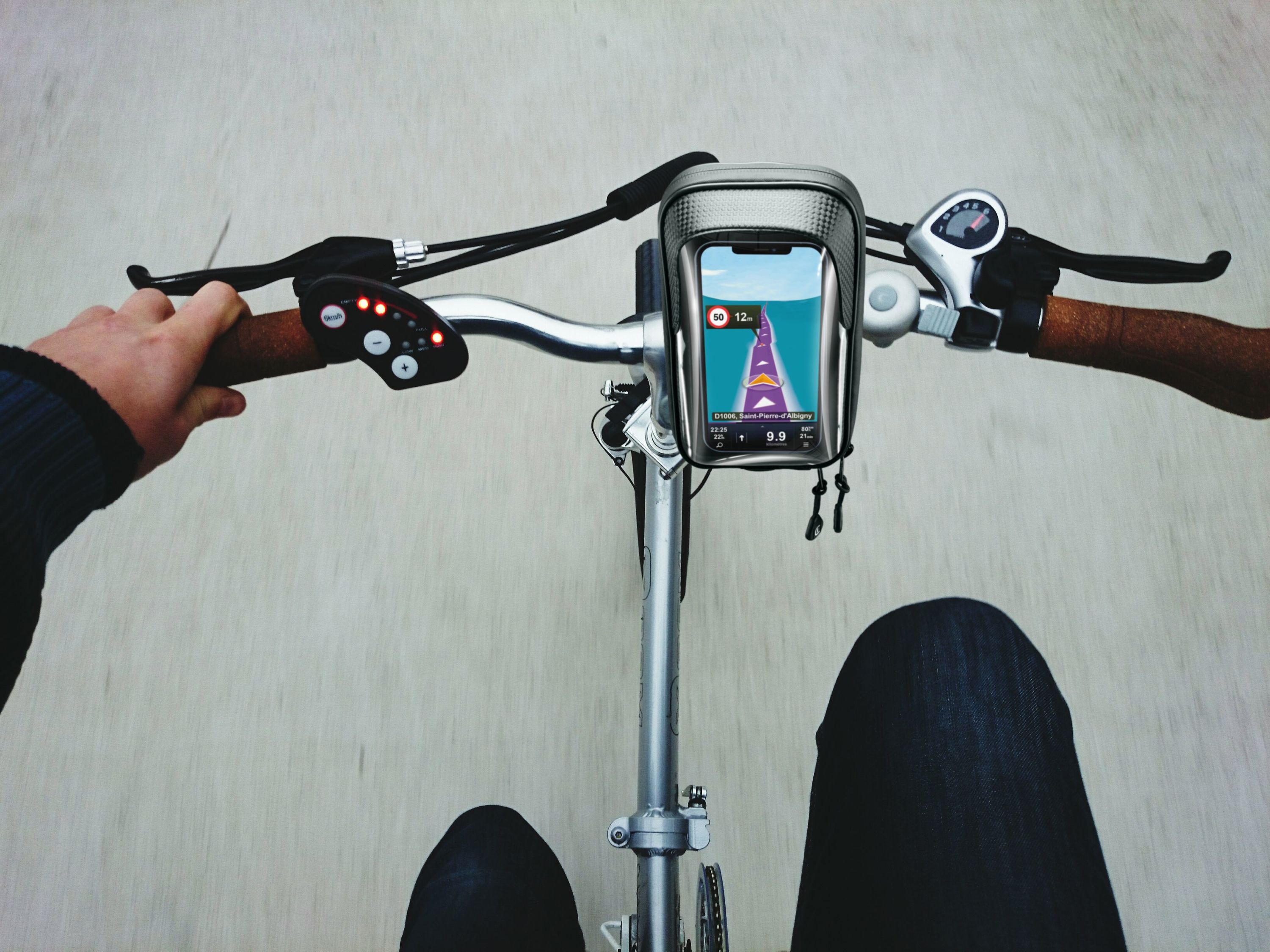 Cellularline Rider Shield - Universal Supporto smartphone impermeabile da manubrio