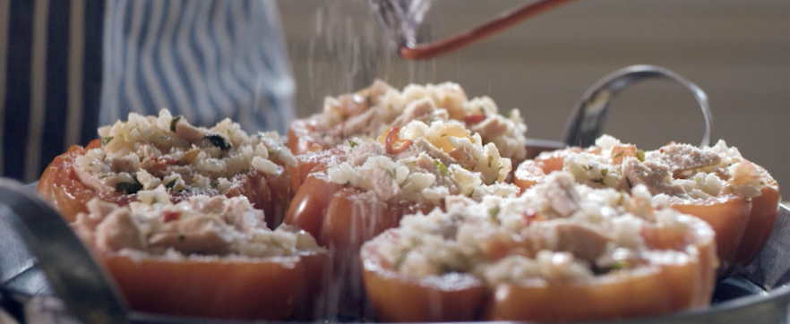 Pomodori ripieni di riso e tonno al peperoncino