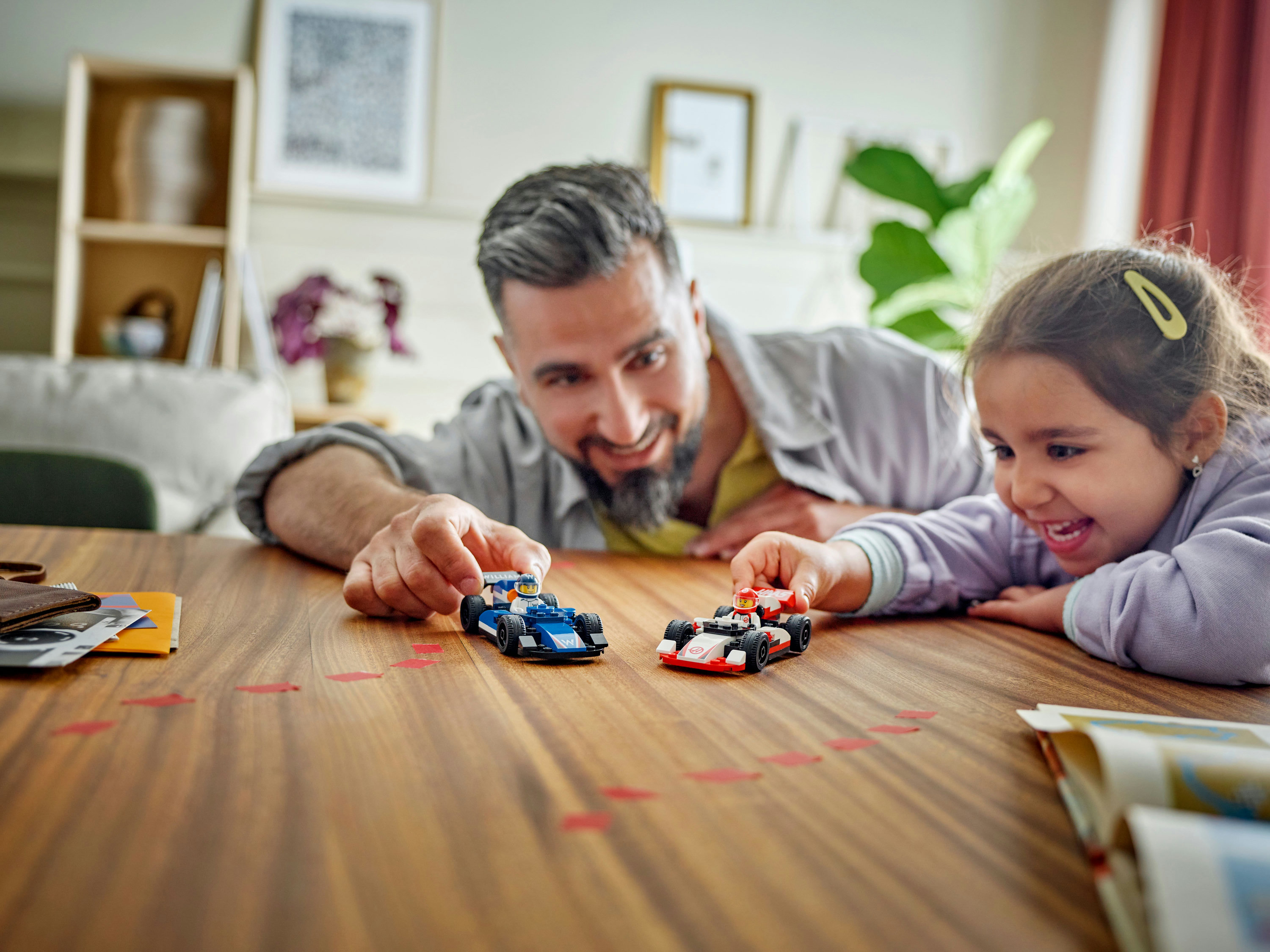 LEGO City Monoposto Williams Racing e Haas F1&reg;