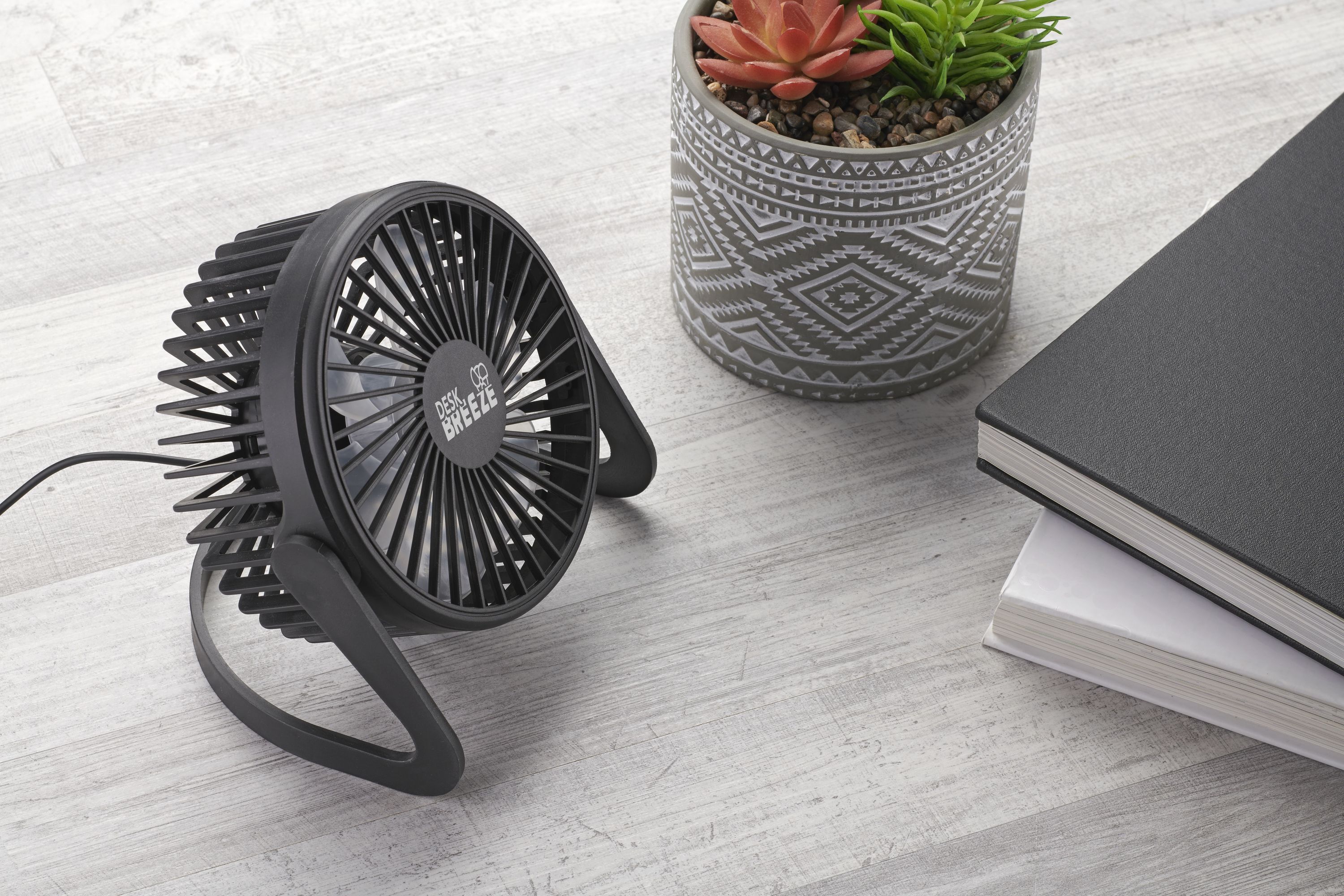 Tech Pop Desk Breeze Ventilatore portatile con cavo usb integrato