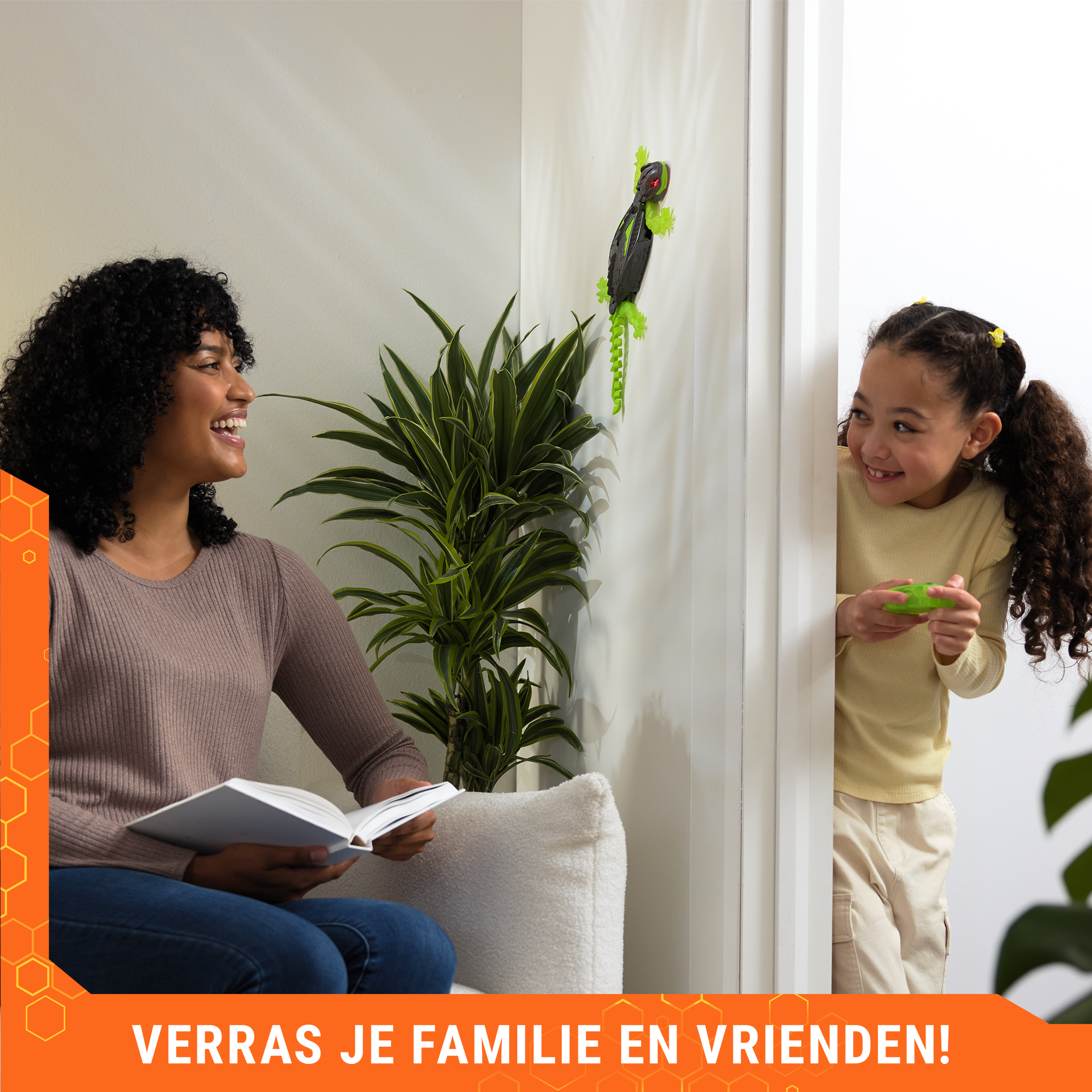 HEX BOTS Geco Telecomandato, Giocattolo Interattivo Radiocomandato, Ricaricabile con Cavetto USB, si Arrampica sulle Pareti e Corre sui Pavimenti, Giocattolo per Bambini e Bambine, 4+ Anni