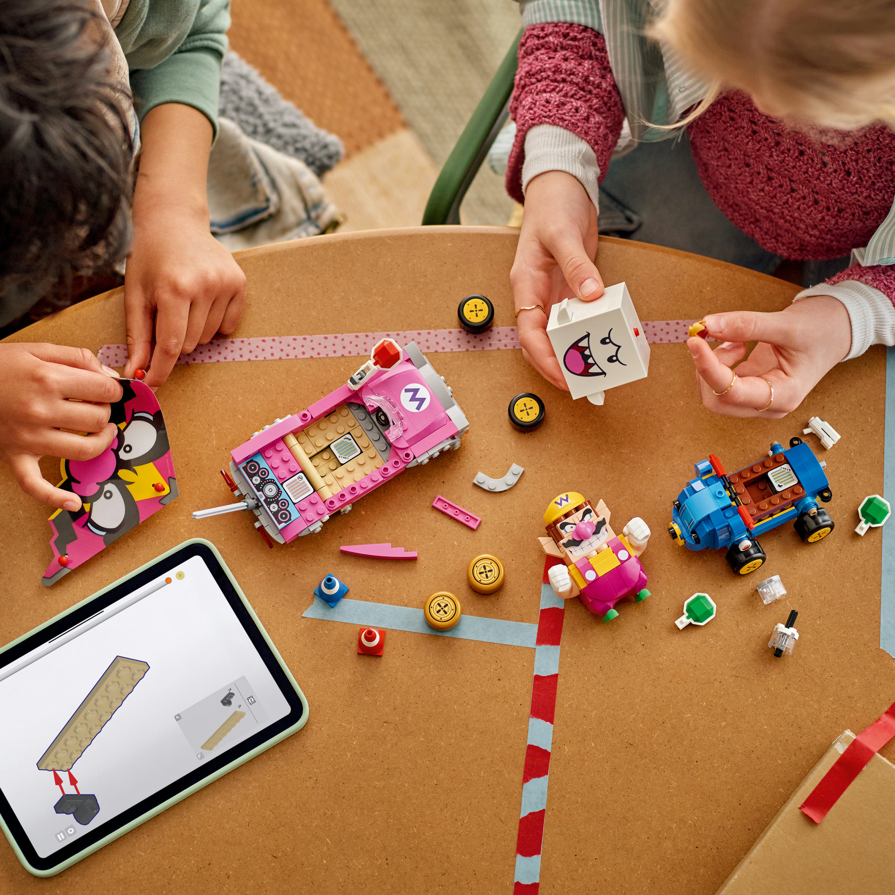 LEGO Super Mario 72038 Mario Kart &ndash; Wario e Re Boo, Giocattolo Interattivo con 2 Macchine e 2 Figure, Regalo per Bambini 8+