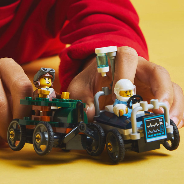 LEGO City Pack veicoli da corsa: aereo contro letto d&rsquo;ospedale